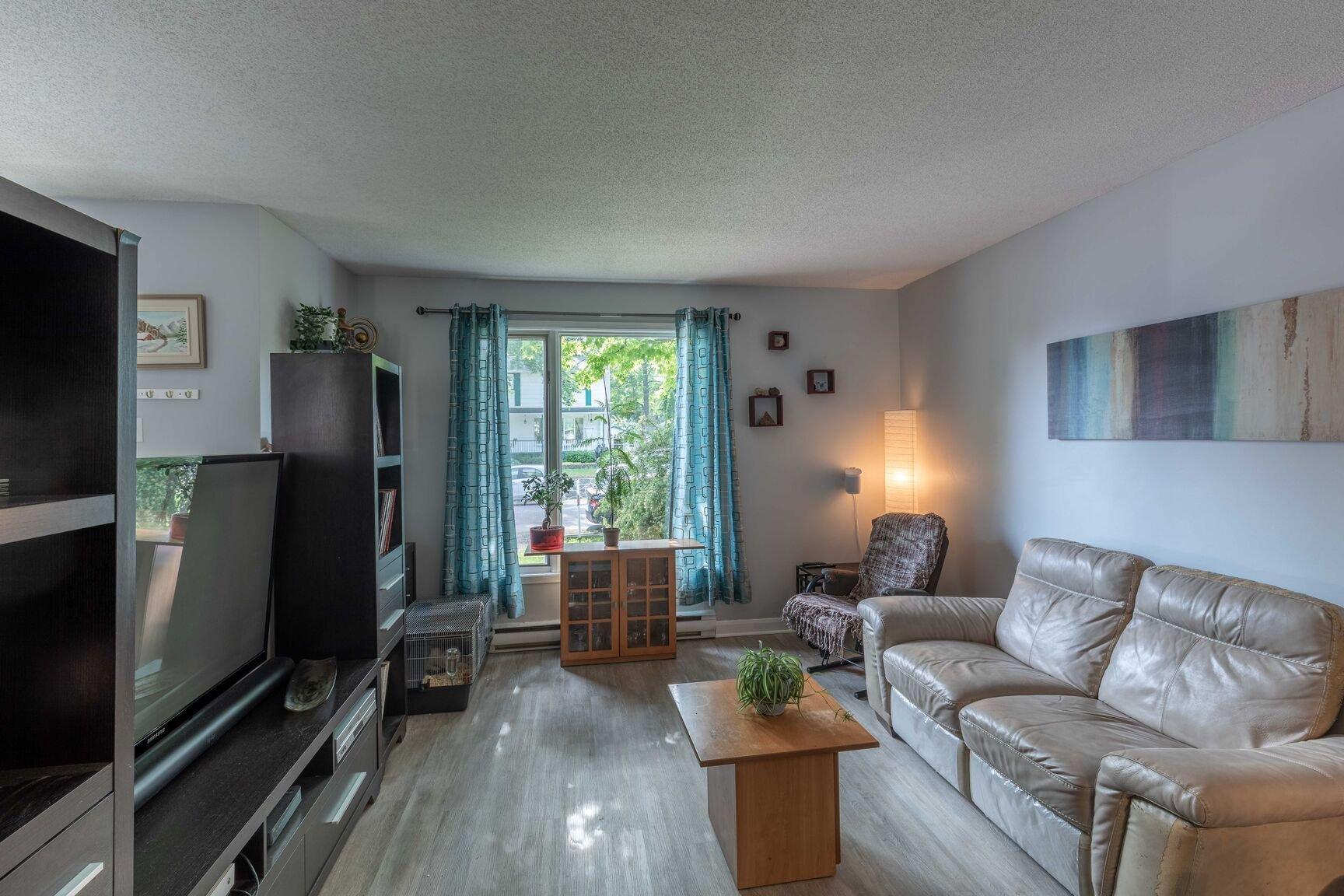 









540


Rue des Martinets

, 1,
Gatineau (Gatineau),




QC
J8R1A9

