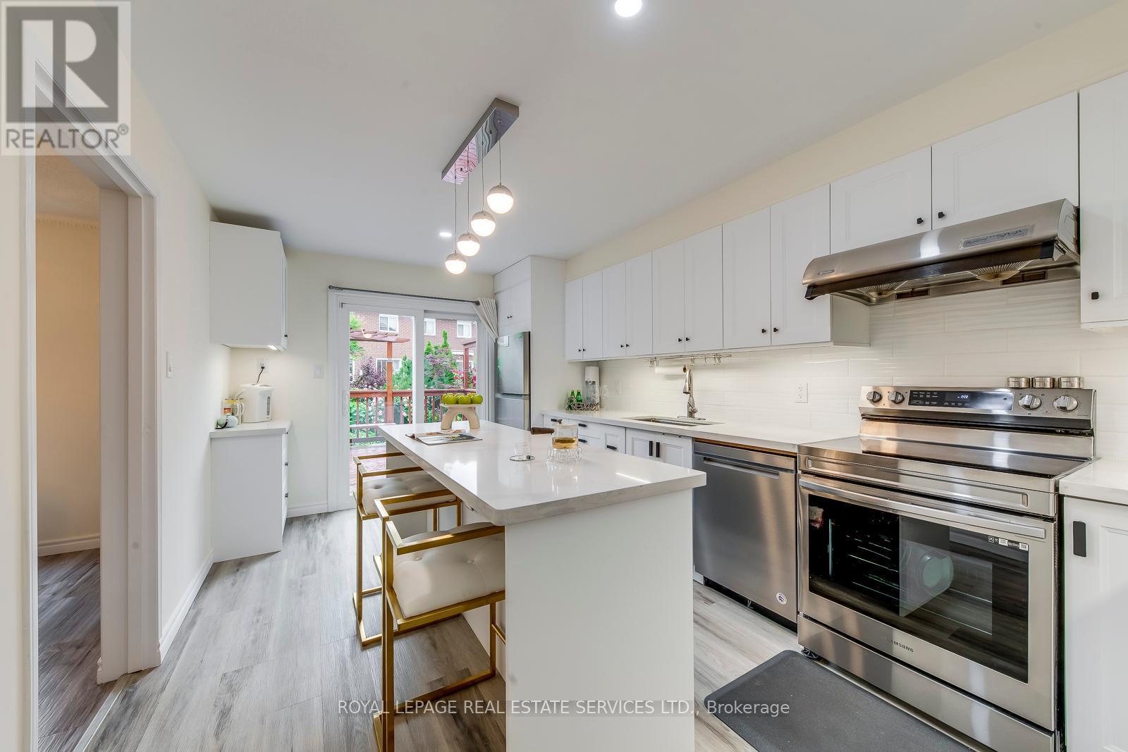












1069 WINDSOR HILL BOULEVARD

,
Mississauga,




Ontario
L5V1P4

