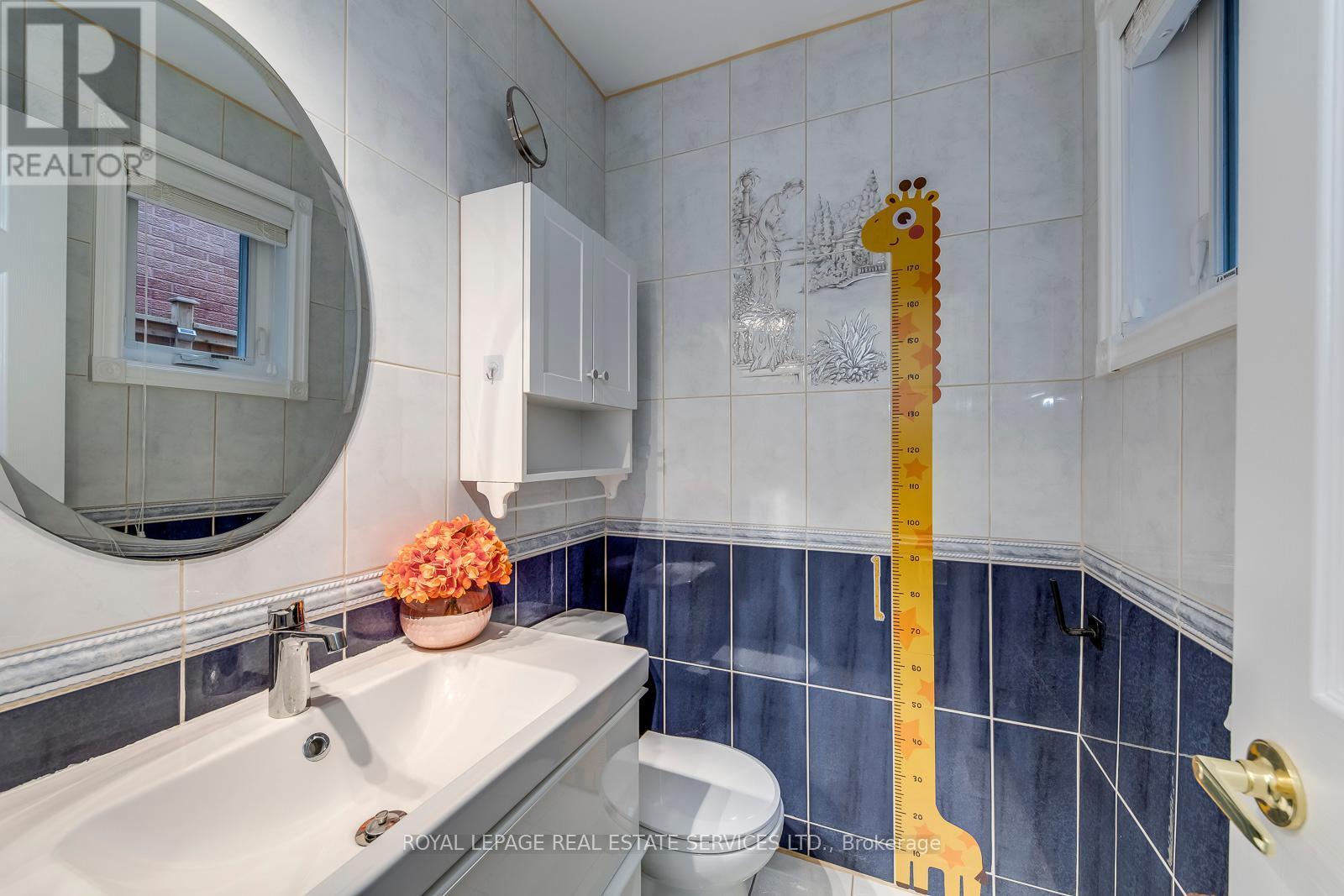 












1069 WINDSOR HILL BOULEVARD

,
Mississauga,




Ontario
L5V1P4

