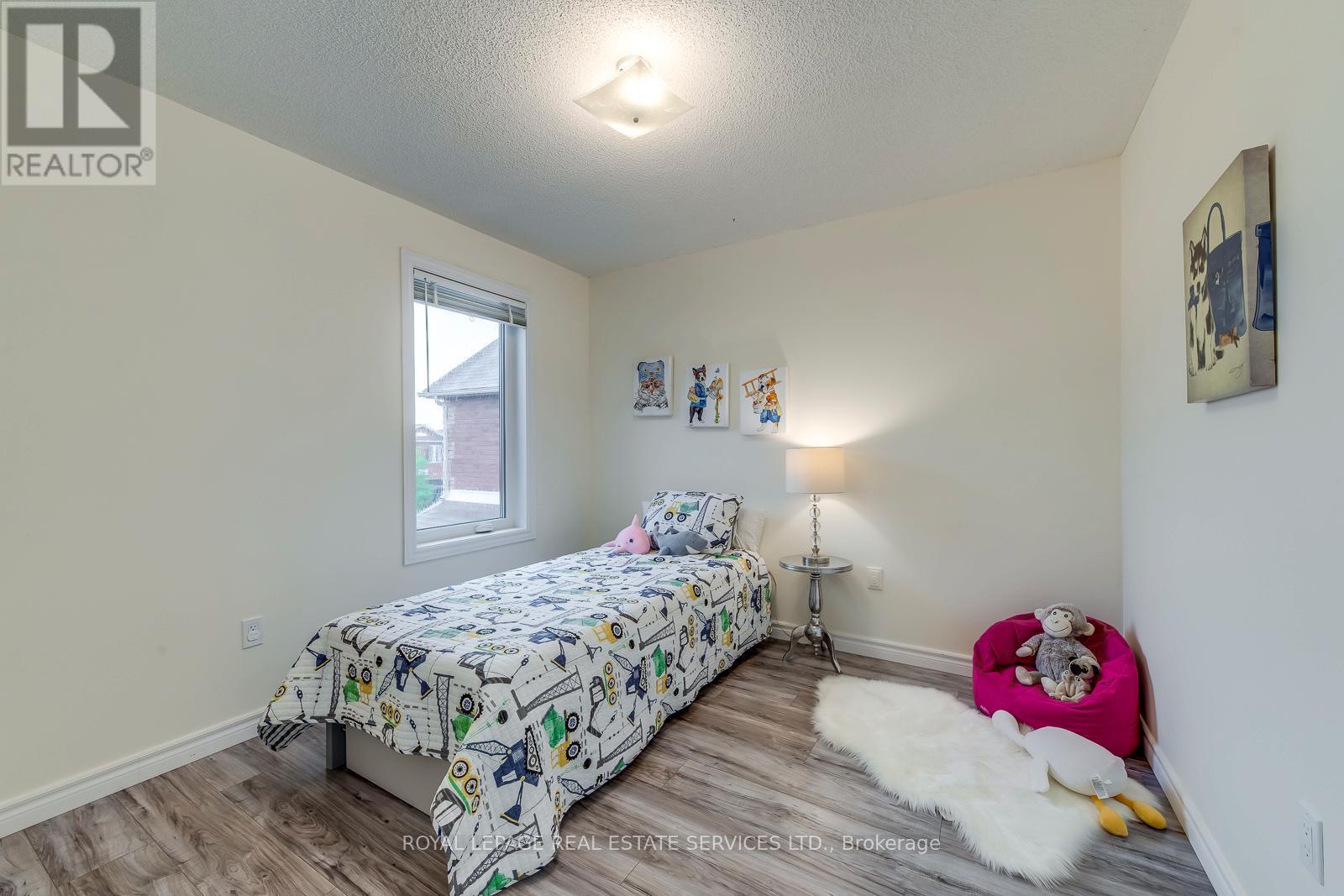 












1069 WINDSOR HILL BOULEVARD

,
Mississauga,




Ontario
L5V1P4

