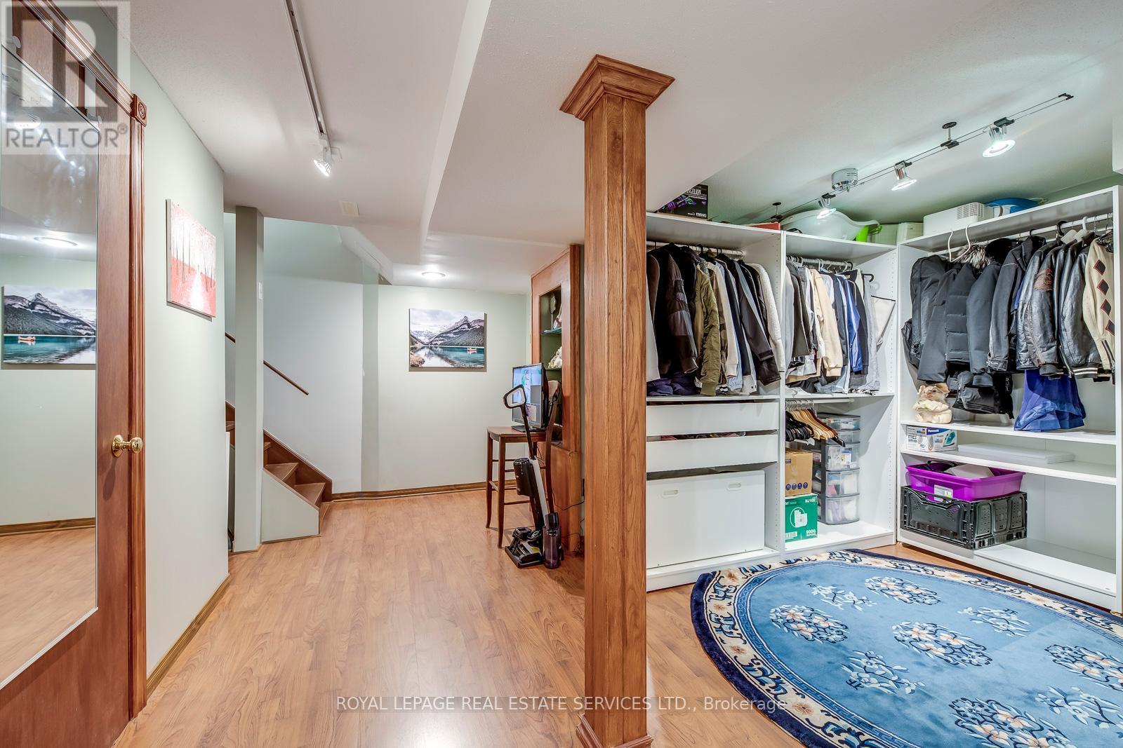 












1069 WINDSOR HILL BOULEVARD

,
Mississauga,




Ontario
L5V1P4

