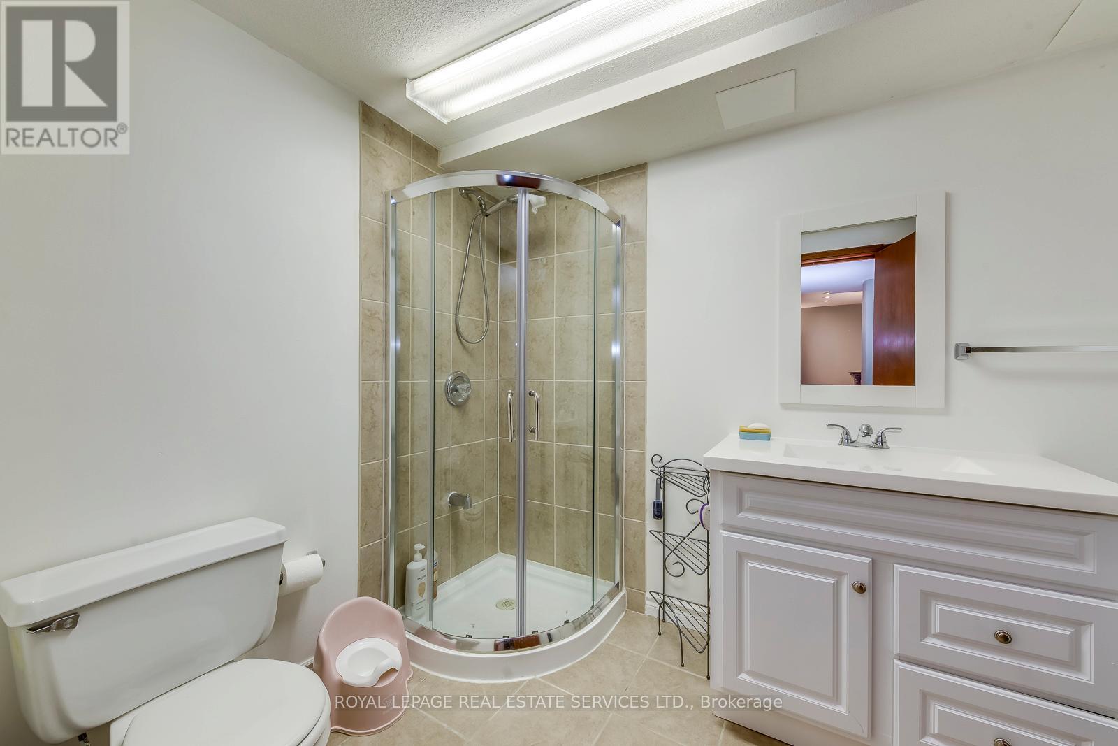 












1069 WINDSOR HILL BOULEVARD

,
Mississauga,




Ontario
L5V1P4

