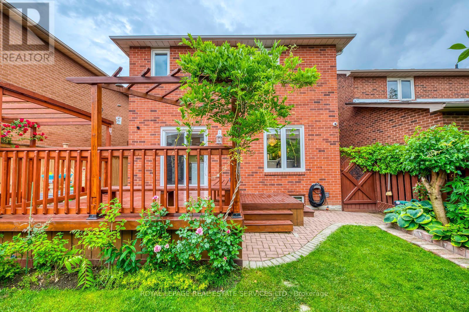 












1069 WINDSOR HILL BOULEVARD

,
Mississauga,




Ontario
L5V1P4

