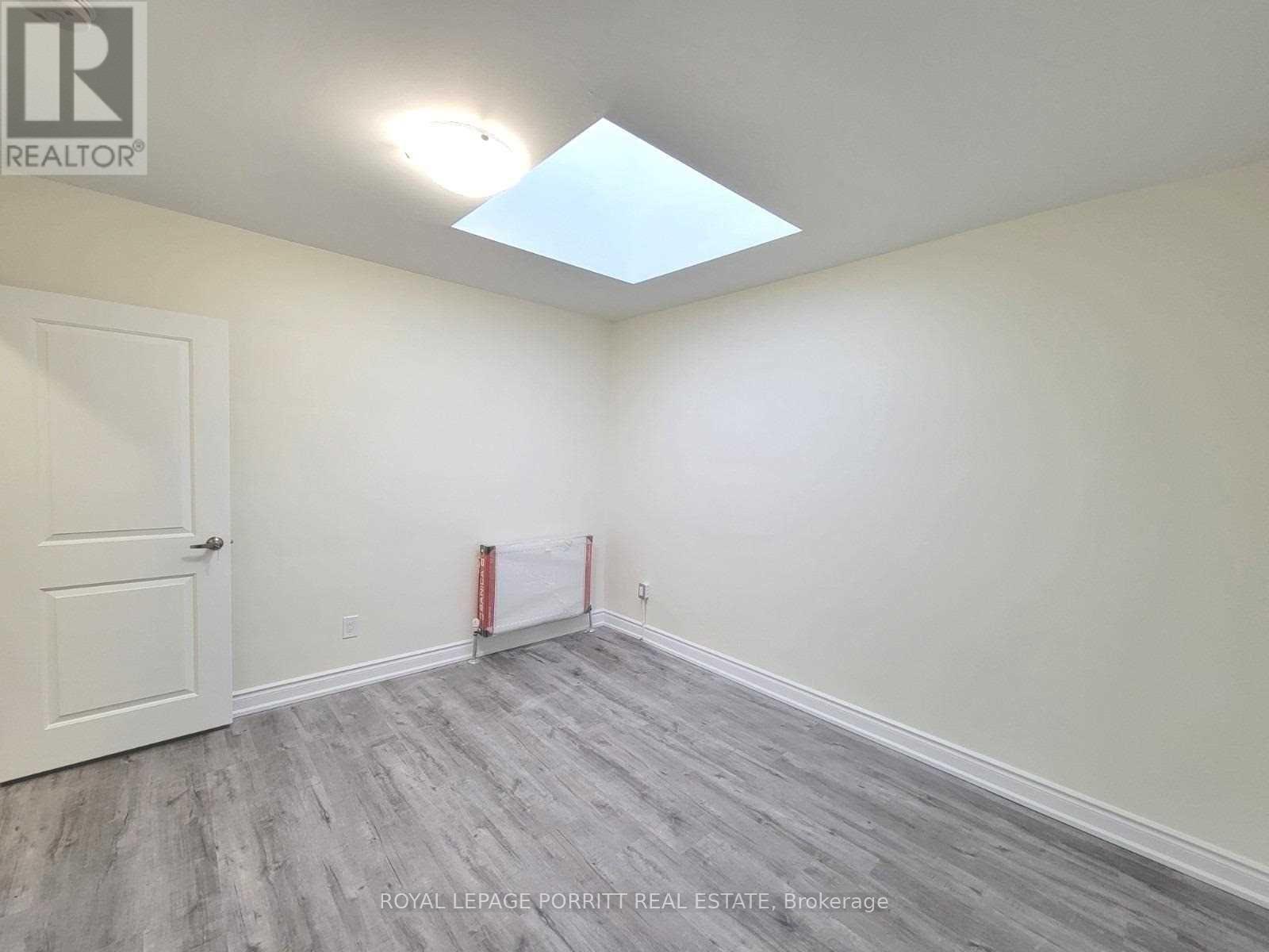 












2 - 3523 LAKE SHORE BOULEVARD W

,
Toronto,




Ontario
M8W1N5

