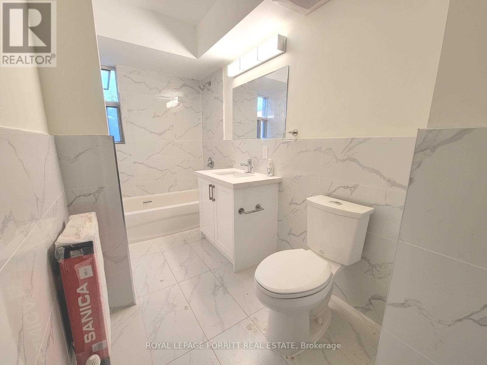 












2 - 3523 LAKE SHORE BOULEVARD W

,
Toronto,




Ontario
M8W1N5

