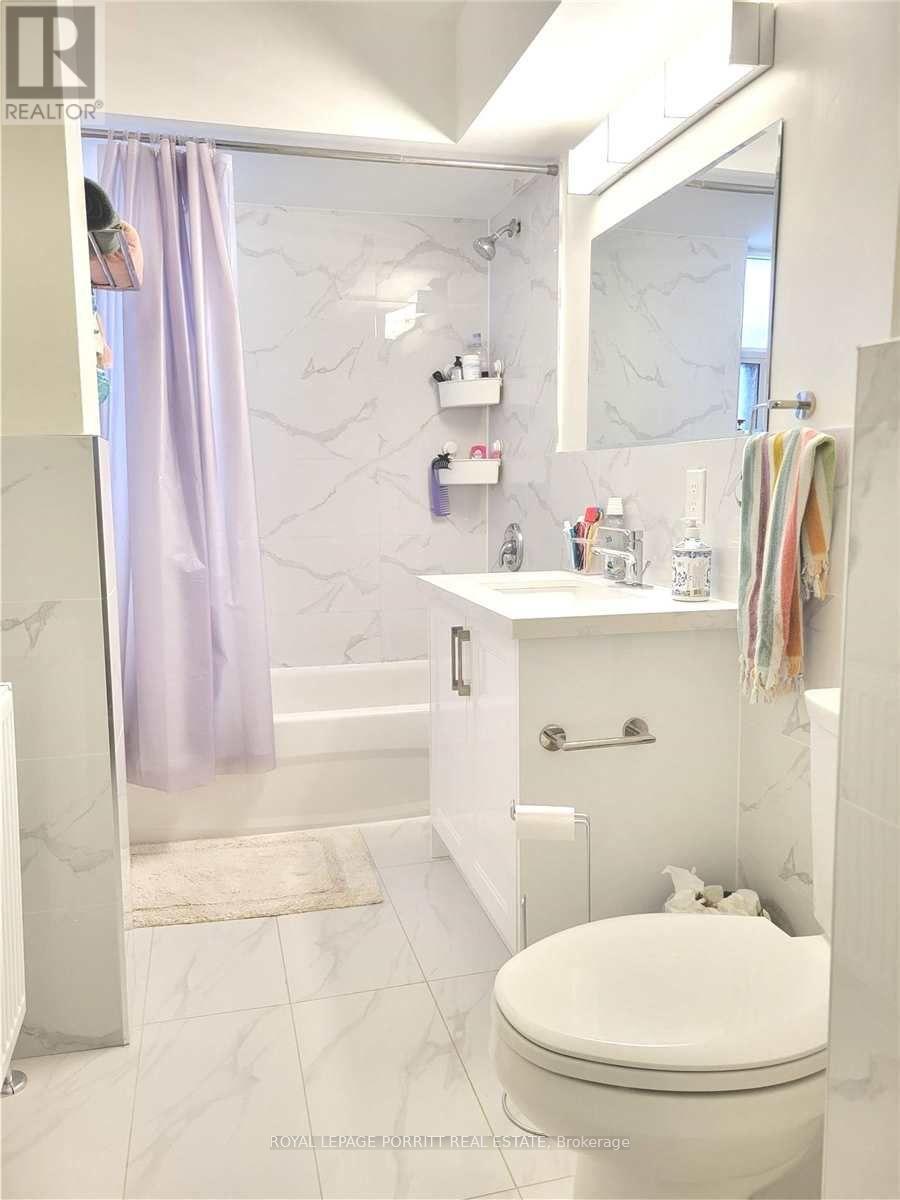 












2 - 3523 LAKE SHORE BOULEVARD W

,
Toronto,




Ontario
M8W1N5

