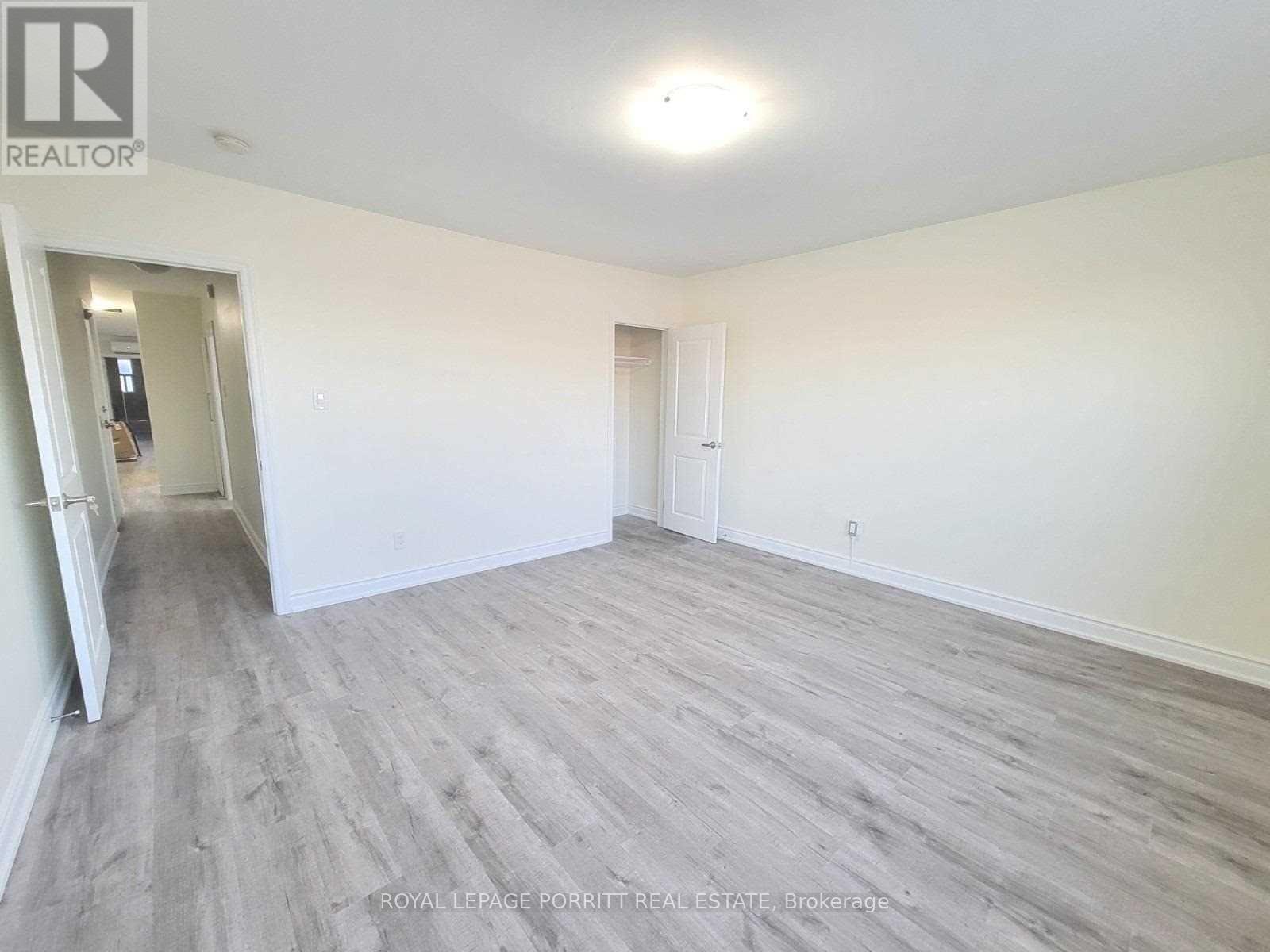 












2 - 3523 LAKE SHORE BOULEVARD W

,
Toronto,




Ontario
M8W1N5

