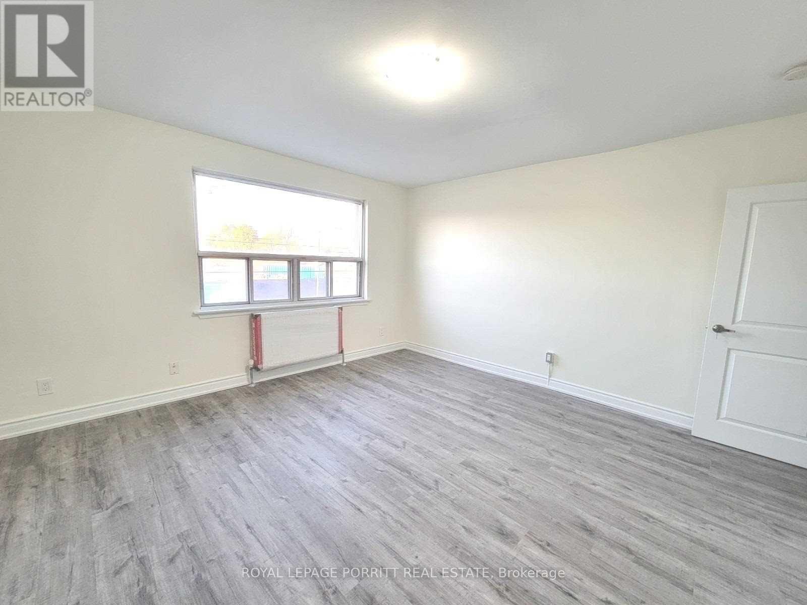 












2 - 3523 LAKE SHORE BOULEVARD W

,
Toronto,




Ontario
M8W1N5

