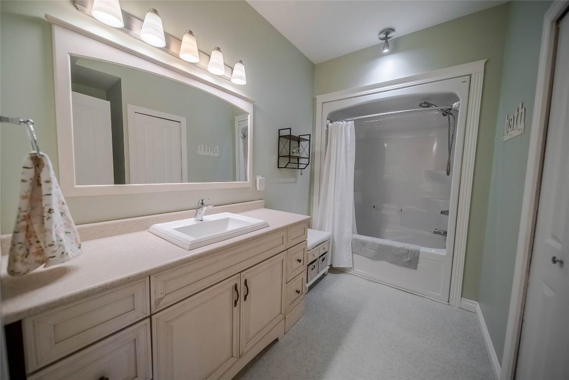 









3053


Wardner Fort Steele

Road,
Fort Steele,




BC
V0B 1N0

