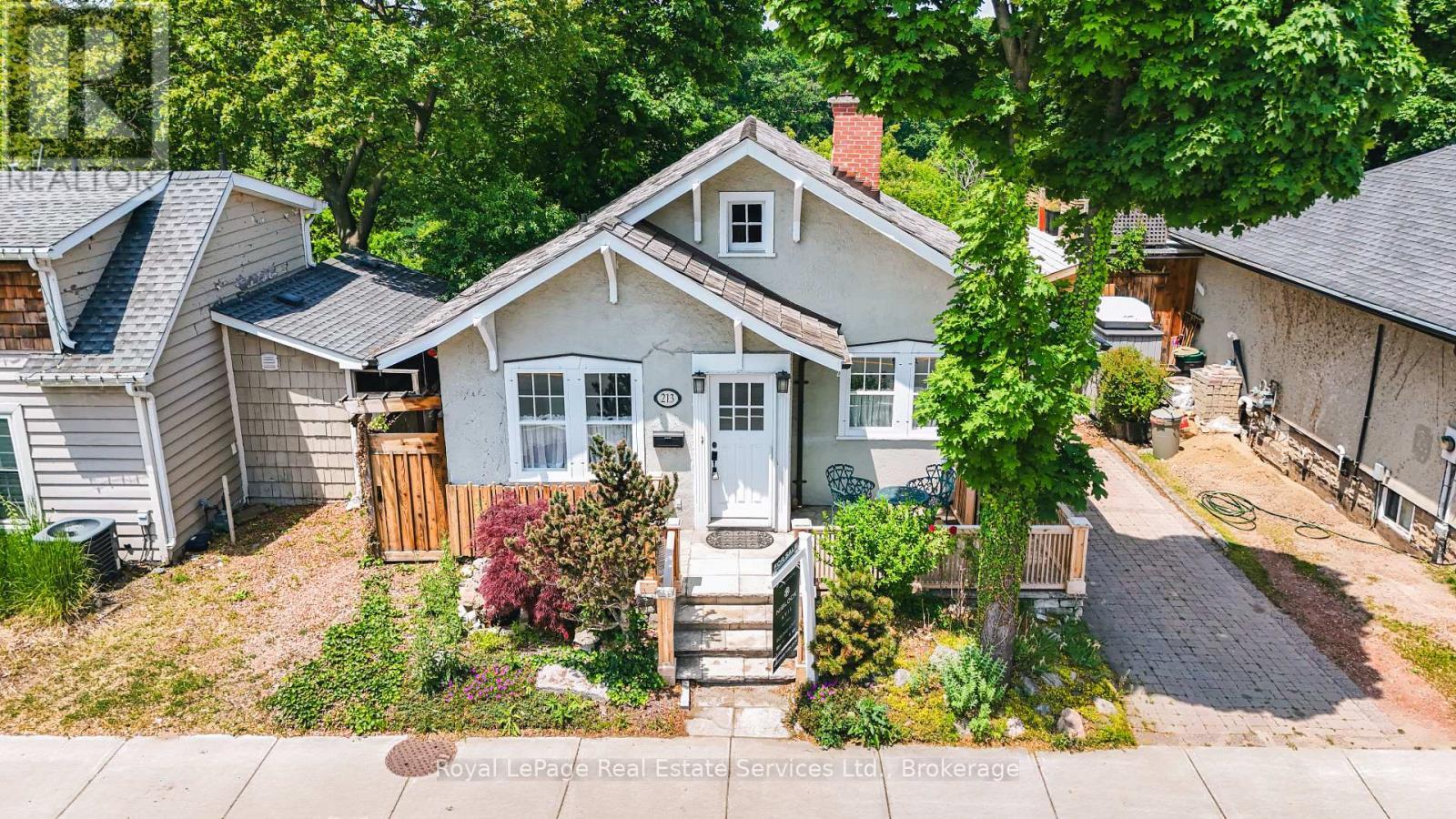 












213 RANDALL STREET

,
Oakville (OO Old Oakville),




Ontario
L6J1P5

