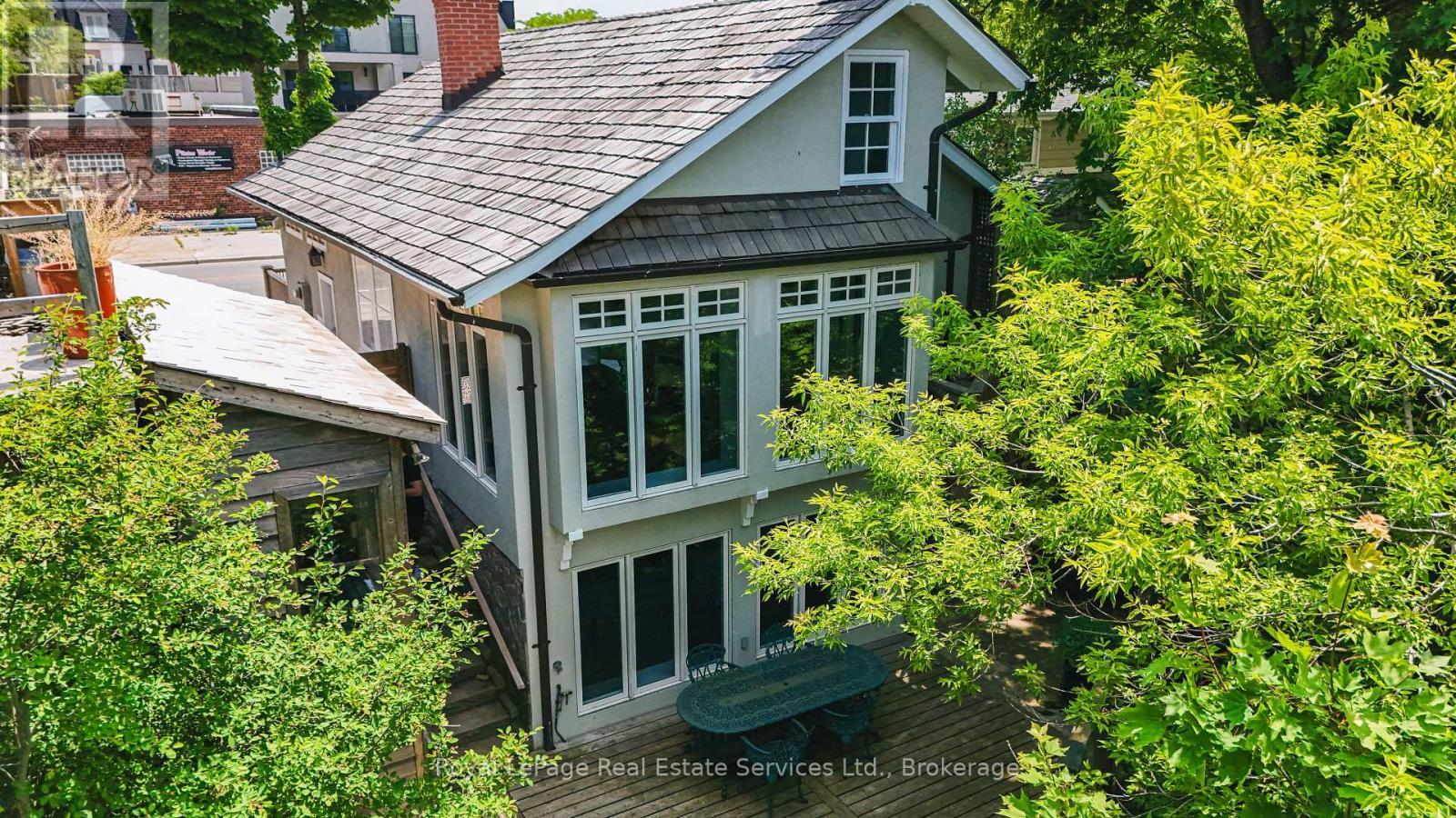 












213 RANDALL STREET

,
Oakville (OO Old Oakville),




Ontario
L6J1P5

