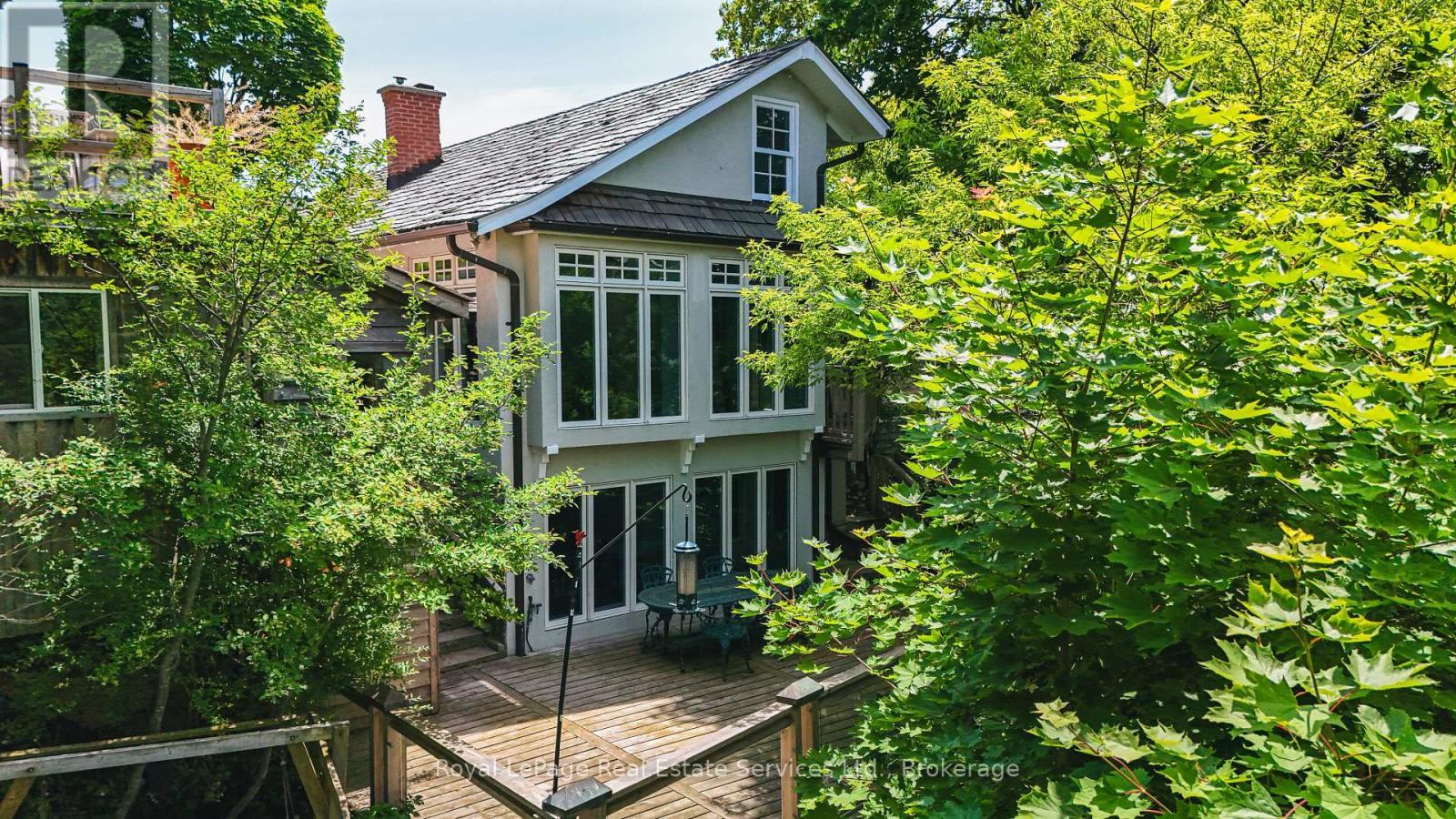












213 RANDALL STREET

,
Oakville (OO Old Oakville),




Ontario
L6J1P5

