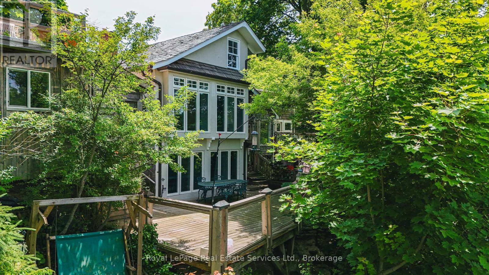 












213 RANDALL STREET

,
Oakville (OO Old Oakville),




Ontario
L6J1P5

