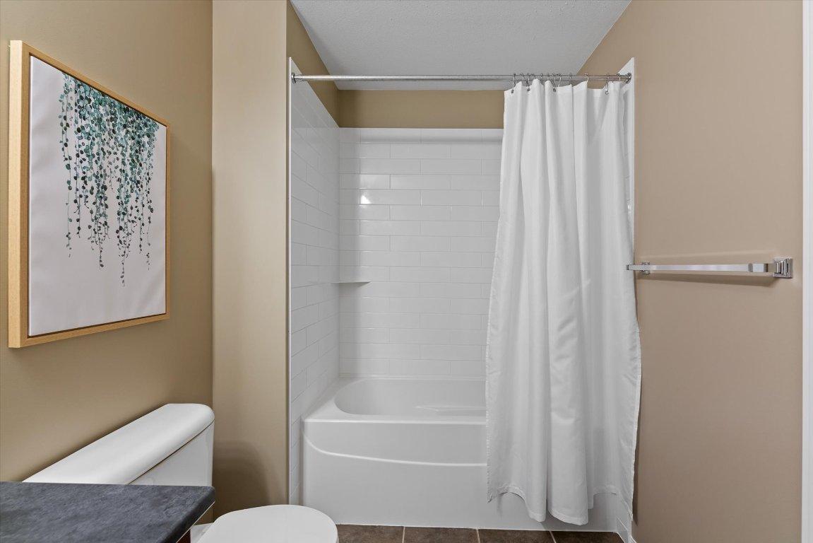 









1875


Country Club

Drive, 1317,
Kelowna,




BC
V1V 2W7


