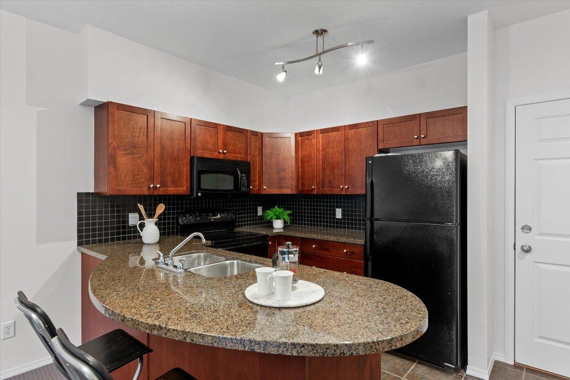 









1875


Country Club

Drive, 1317,
Kelowna,




BC
V1V 2W7

