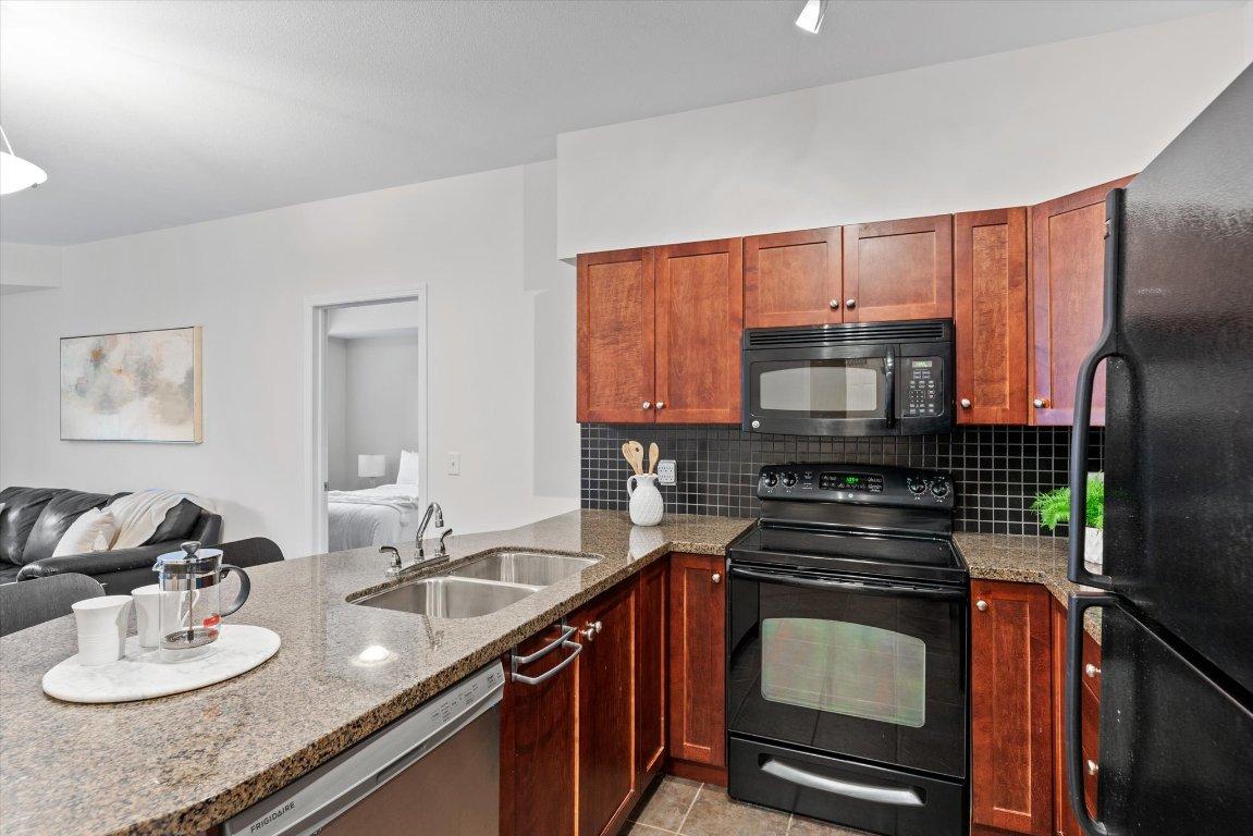 









1875


Country Club

Drive, 1317,
Kelowna,




BC
V1V 2W7

