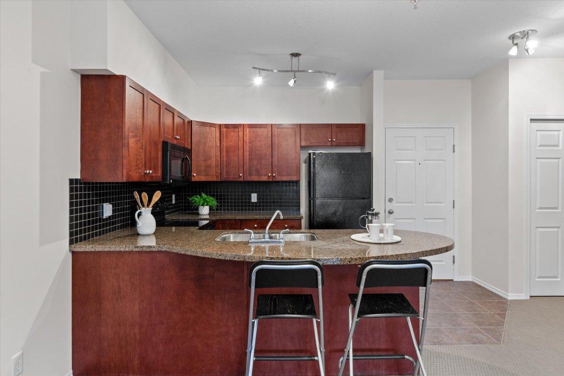 









1875


Country Club

Drive, 1317,
Kelowna,




BC
V1V 2W7

