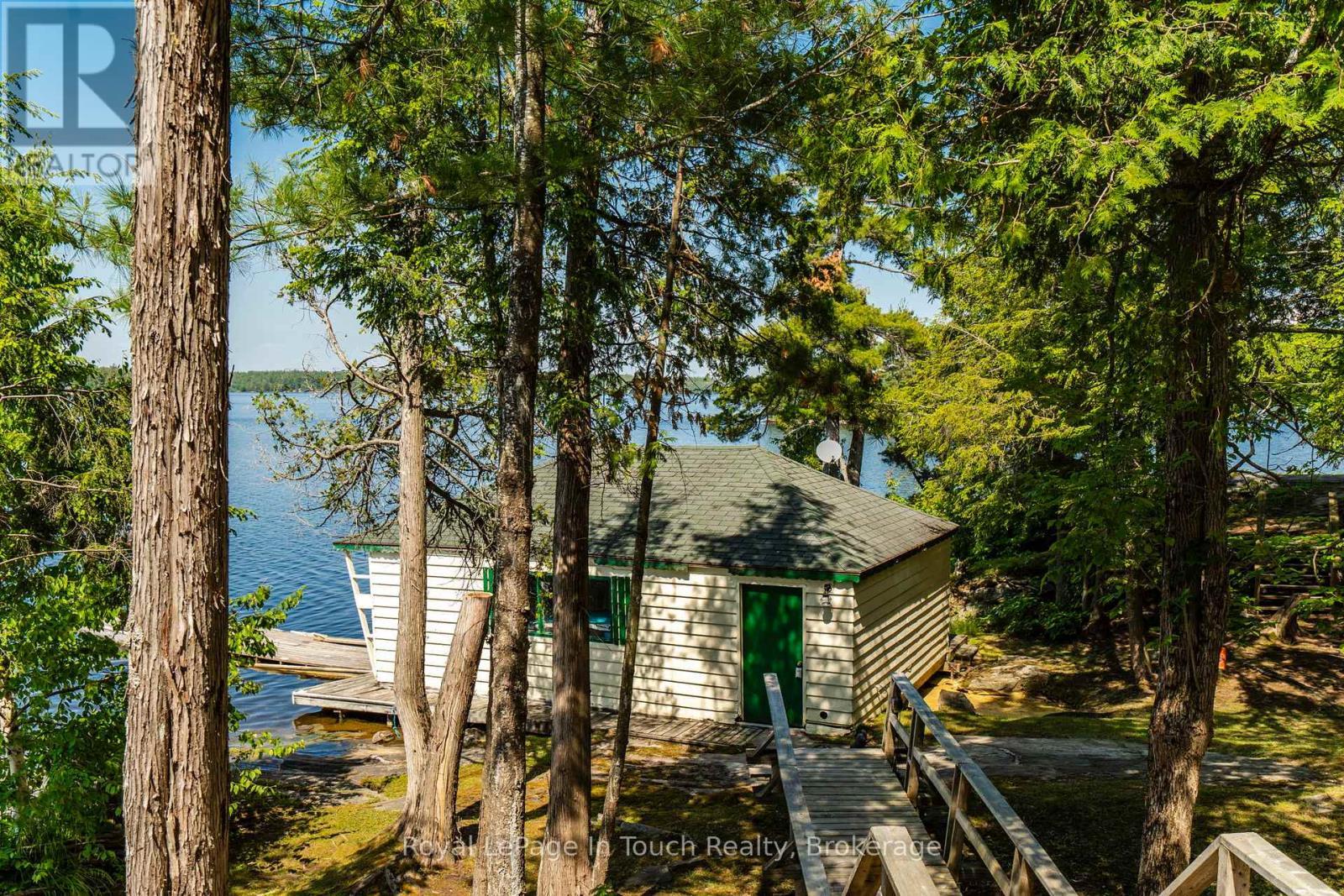 












2 IS 270 GEORGIAN BAY ISLAND

,
Georgian Bay (Baxter),




Ontario
L0K1S0

