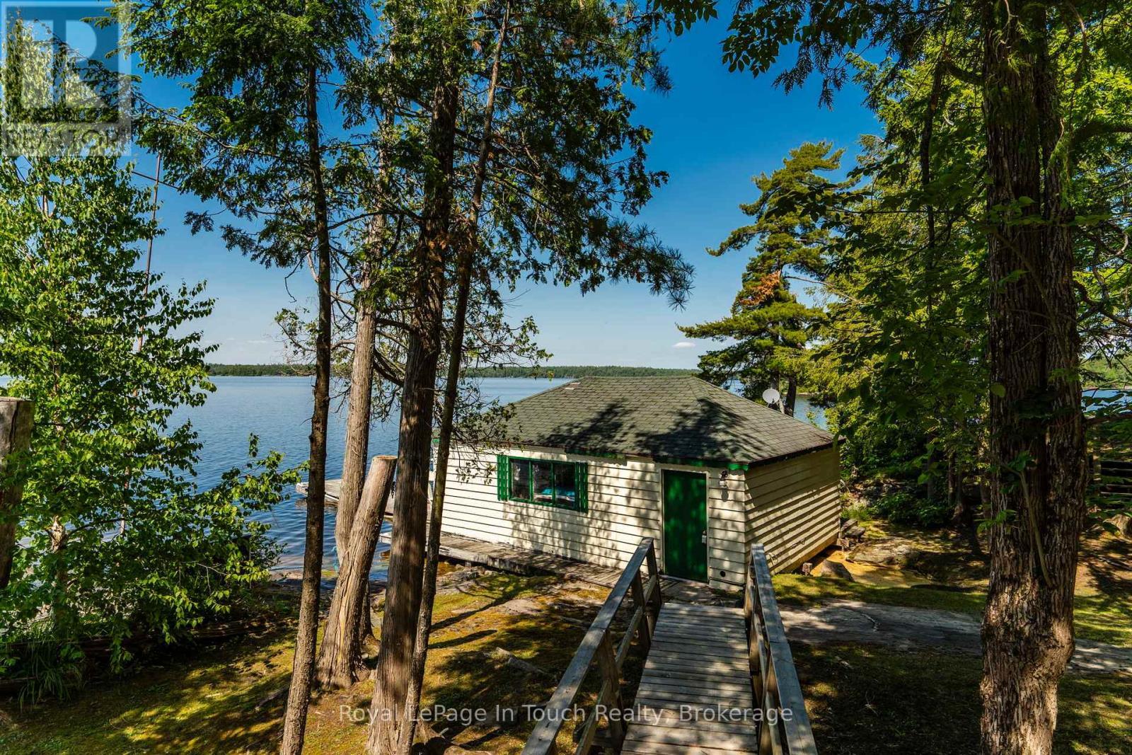












2 IS 270 GEORGIAN BAY ISLAND

,
Georgian Bay (Baxter),




Ontario
L0K1S0

