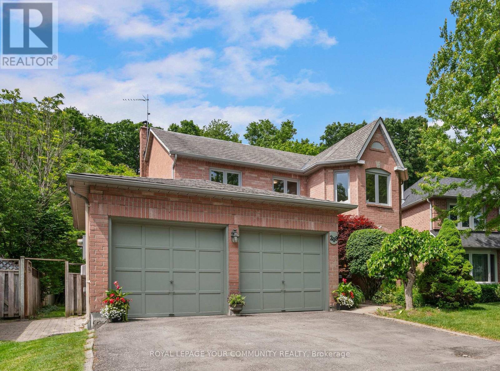 












209 TAMARAC TRAIL

,
Aurora,




Ontario
L4G5V9

