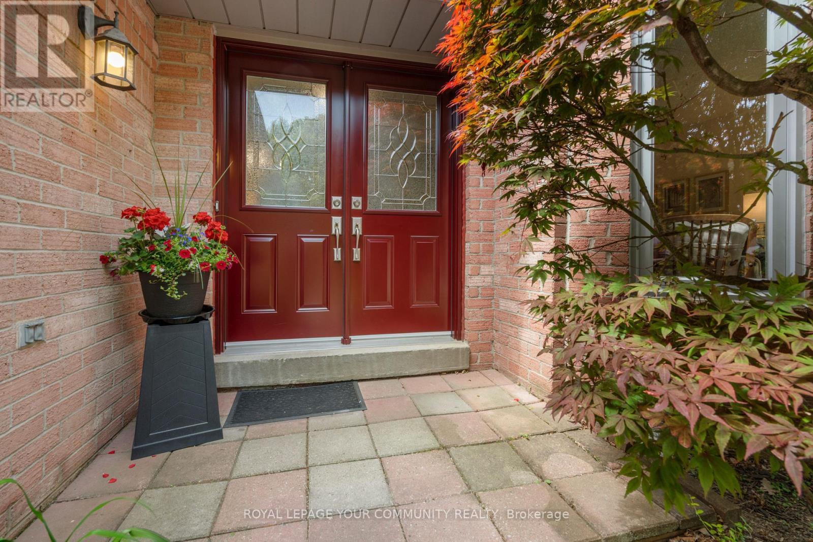 












209 TAMARAC TRAIL

,
Aurora,




Ontario
L4G5V9

