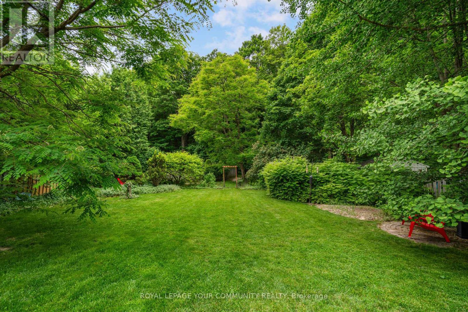 












209 TAMARAC TRAIL

,
Aurora,




Ontario
L4G5V9

