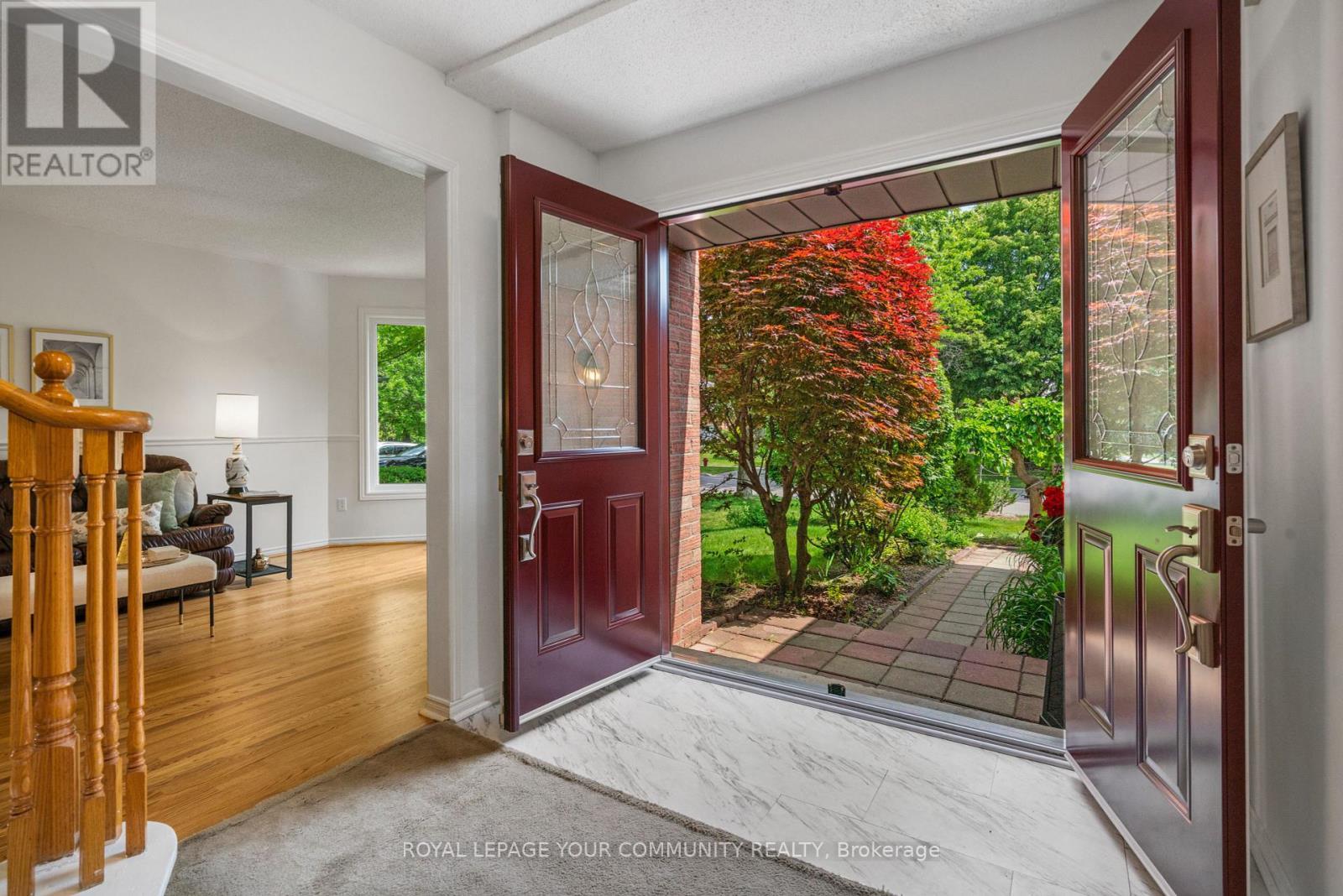 












209 TAMARAC TRAIL

,
Aurora,




Ontario
L4G5V9

