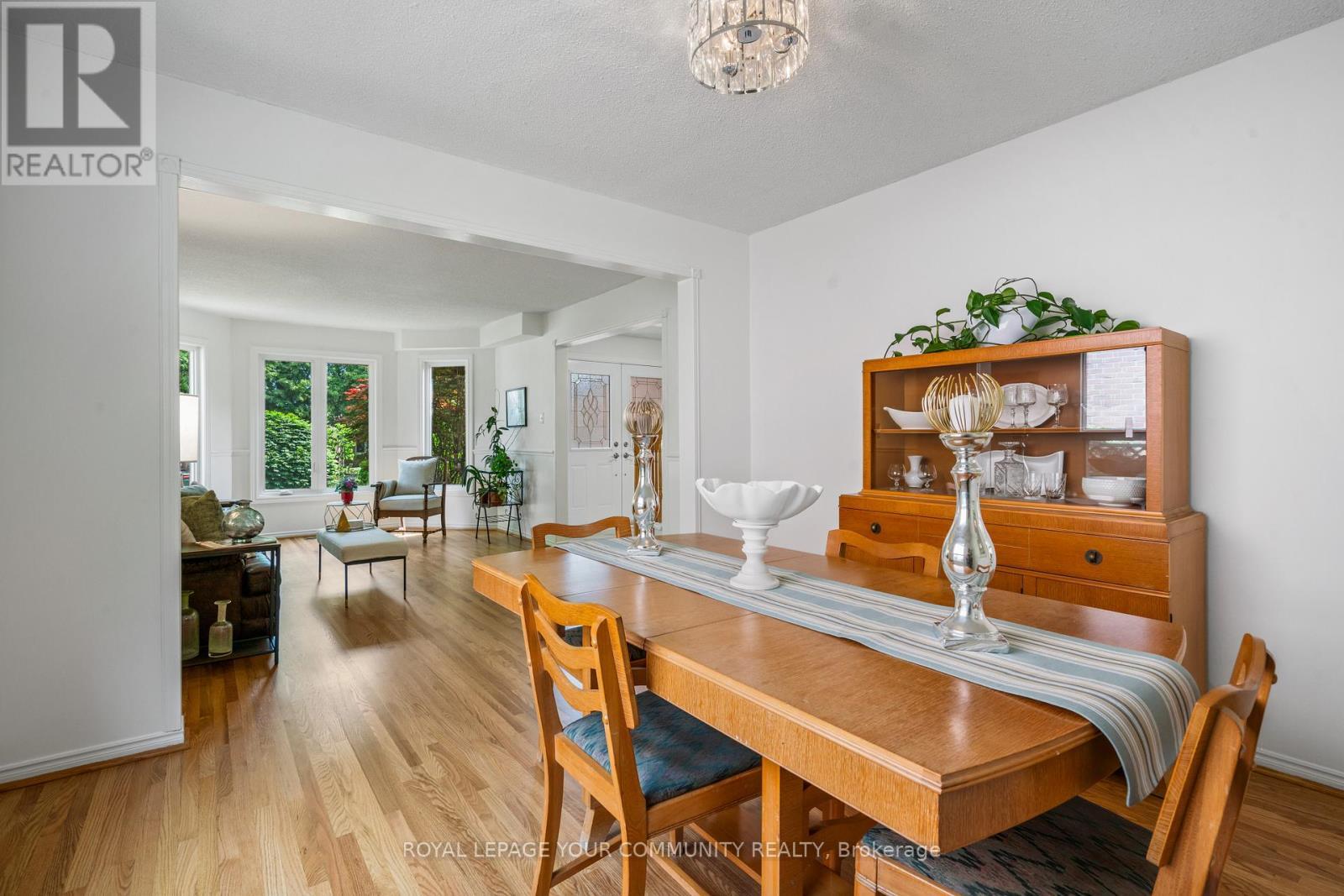 












209 TAMARAC TRAIL

,
Aurora,




Ontario
L4G5V9

