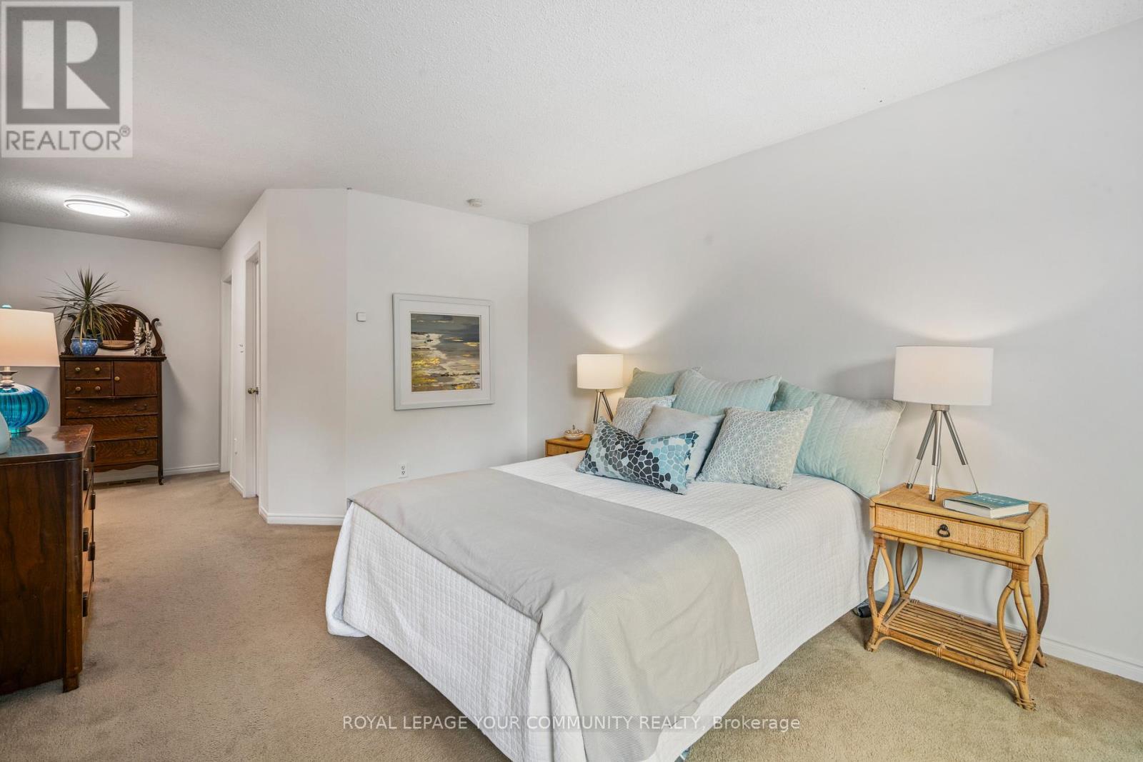 












209 TAMARAC TRAIL

,
Aurora,




Ontario
L4G5V9

