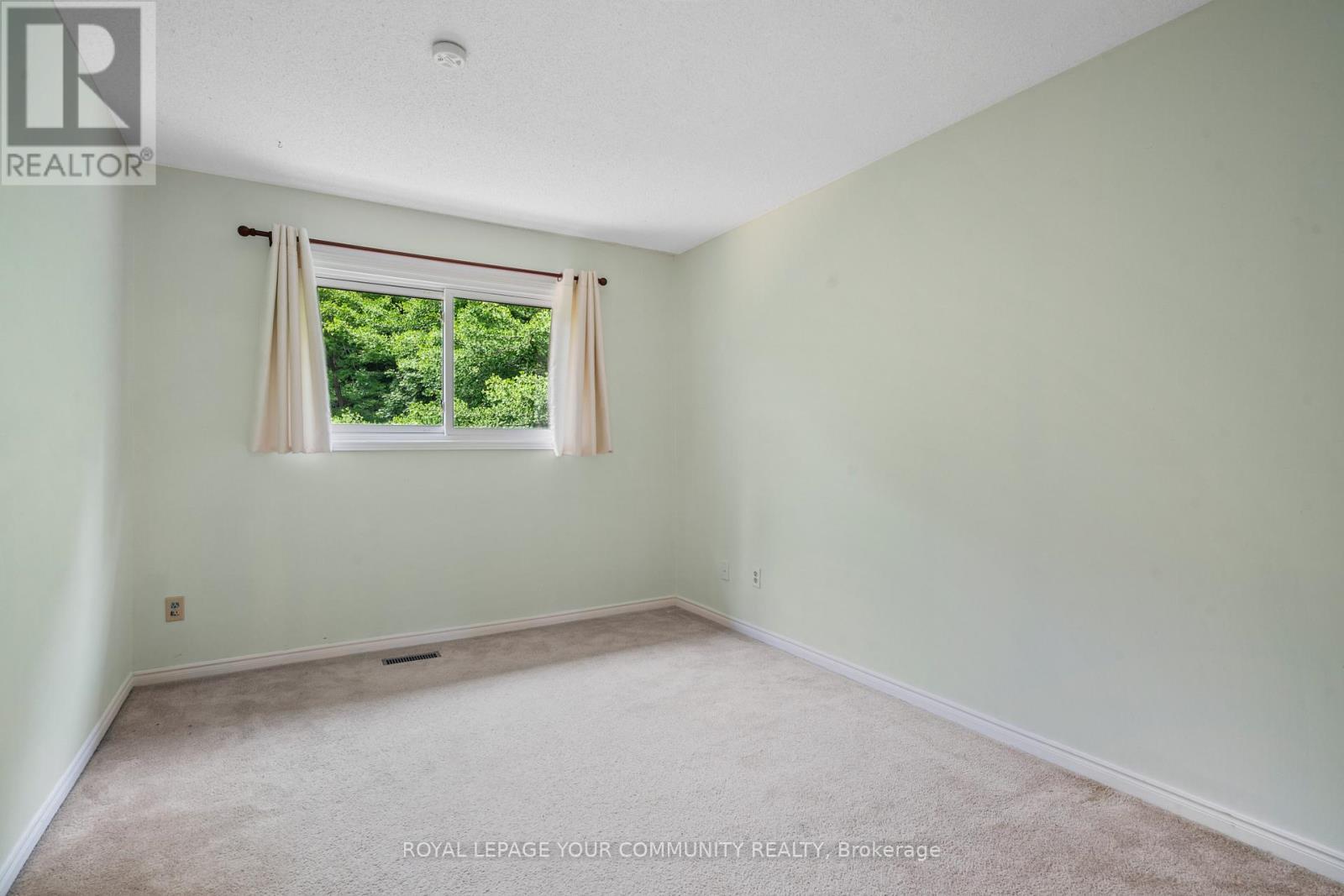 












209 TAMARAC TRAIL

,
Aurora,




Ontario
L4G5V9

