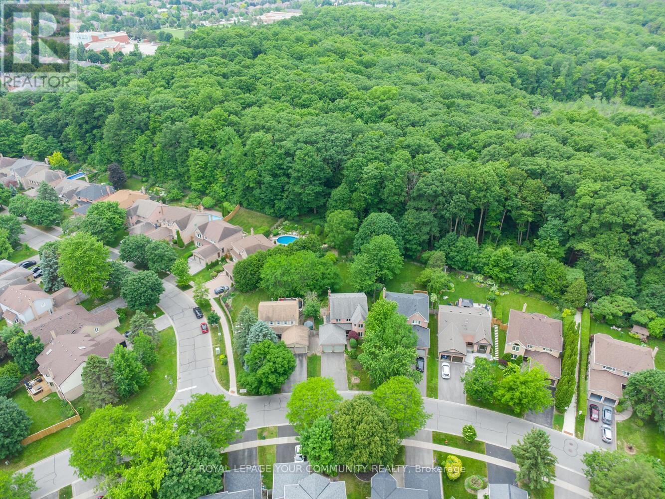 












209 TAMARAC TRAIL

,
Aurora,




Ontario
L4G5V9


