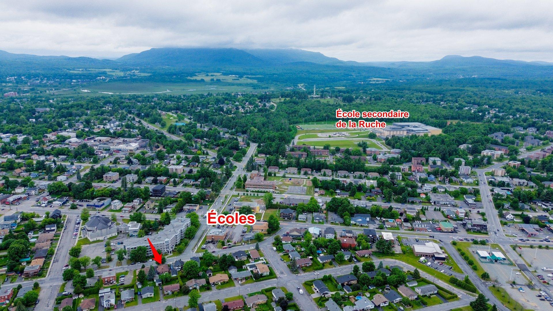 









970


Rue St-Luc

,
Magog,




QC
J1X2X6

