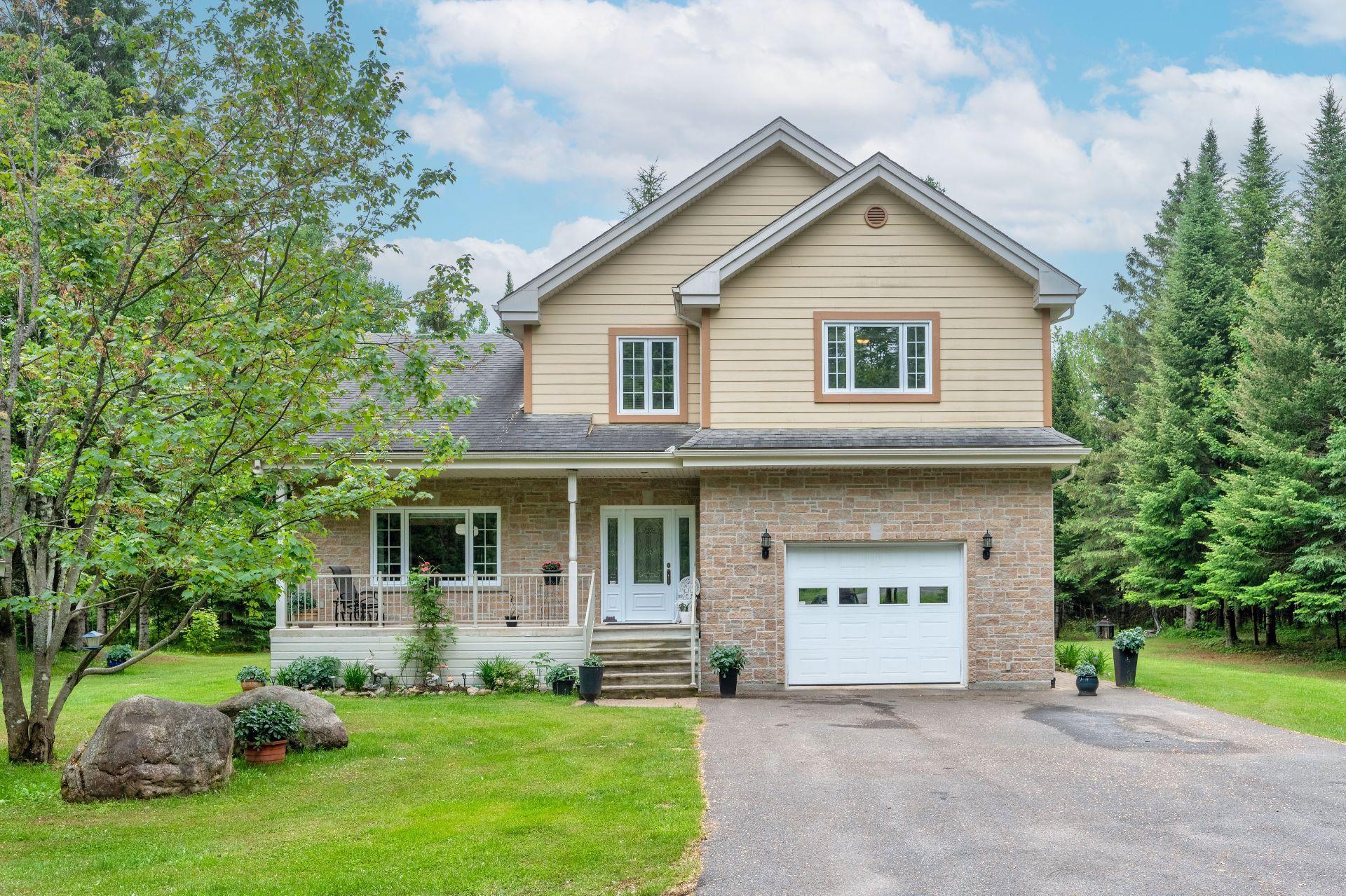









545


Rue Émond

,
Mont-Tremblant,




QC
J8E2M4

