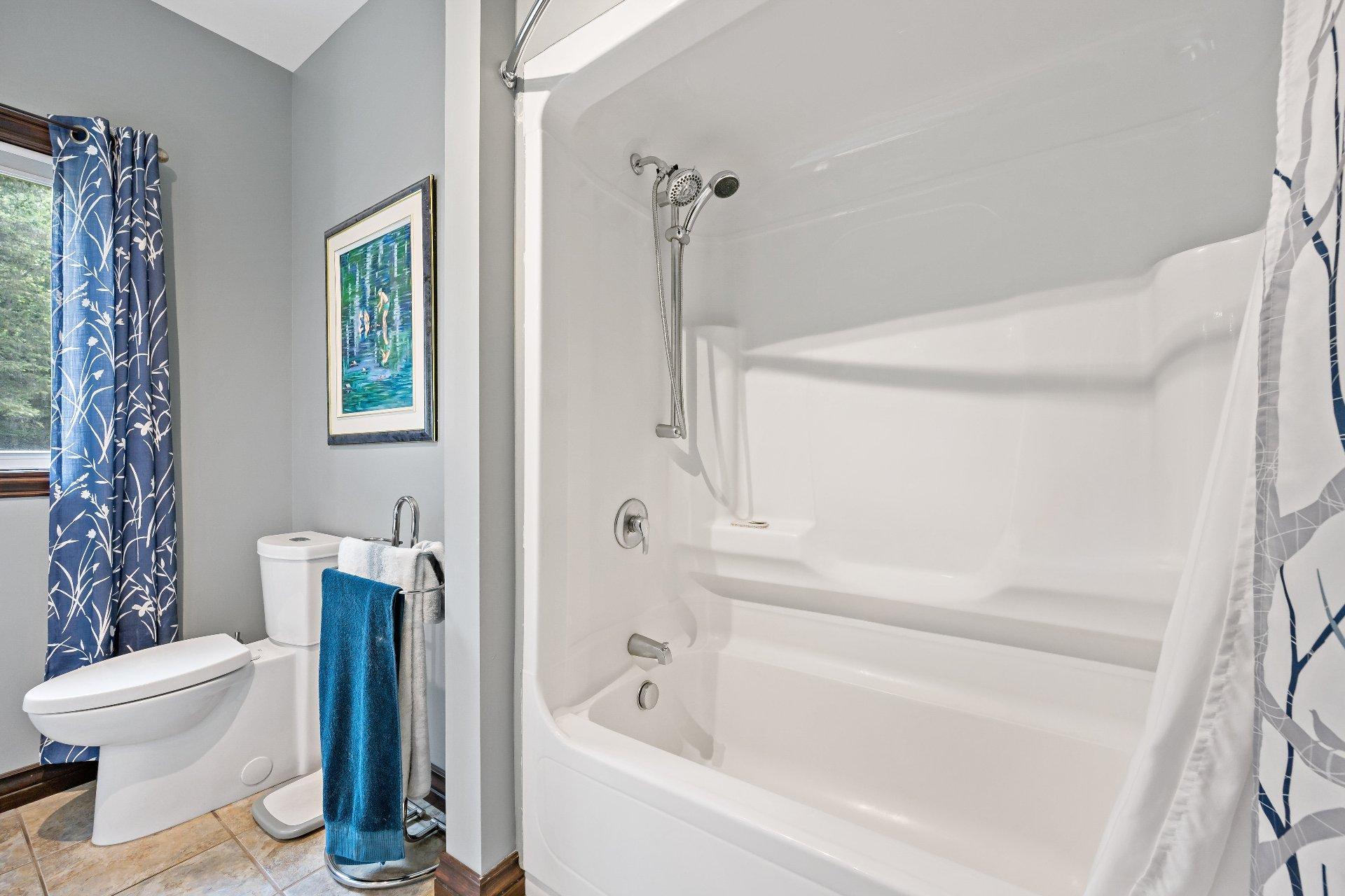 









545


Rue Émond

,
Mont-Tremblant,




QC
J8E2M4

