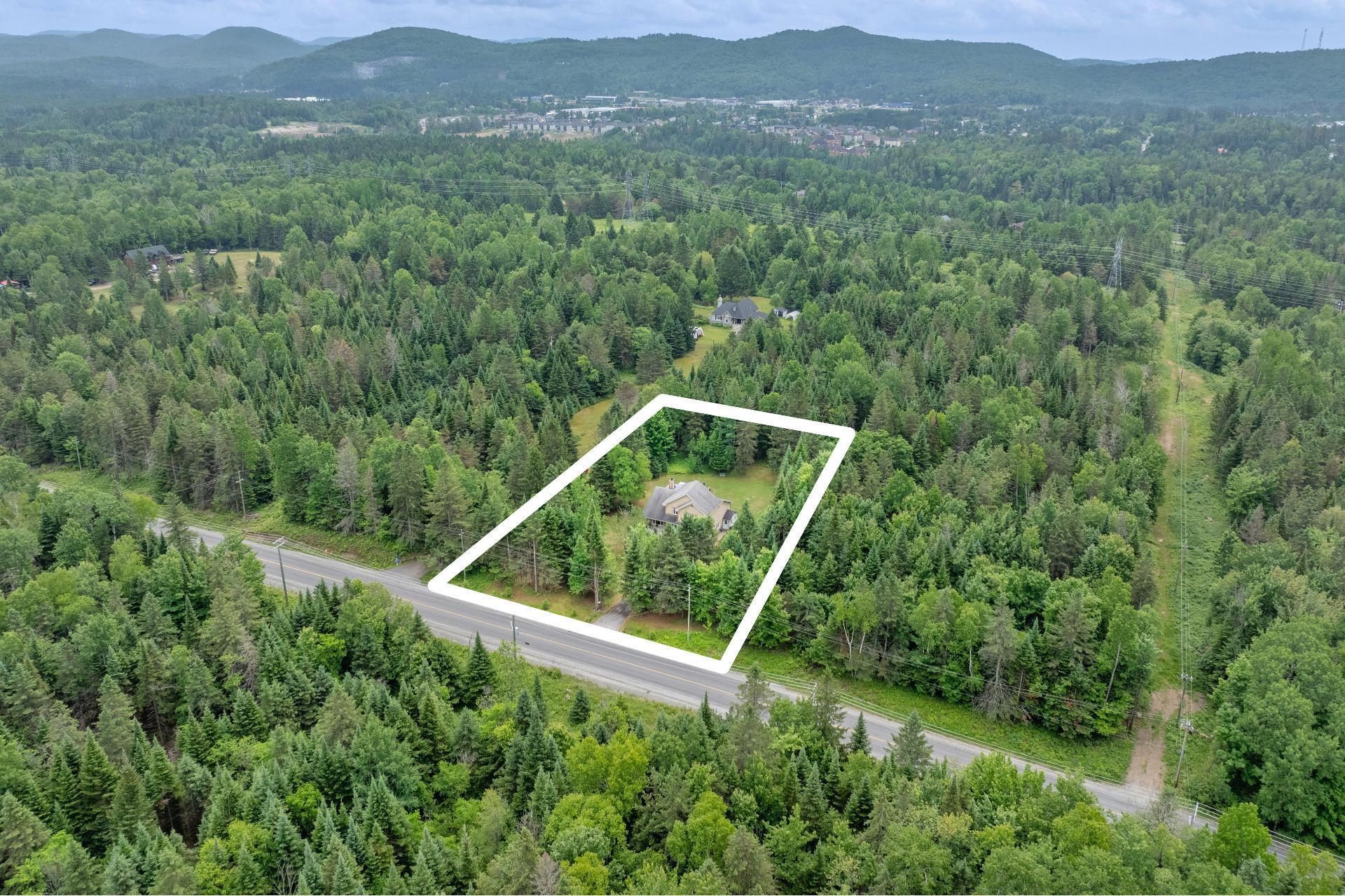 









545


Rue Émond

,
Mont-Tremblant,




QC
J8E2M4

