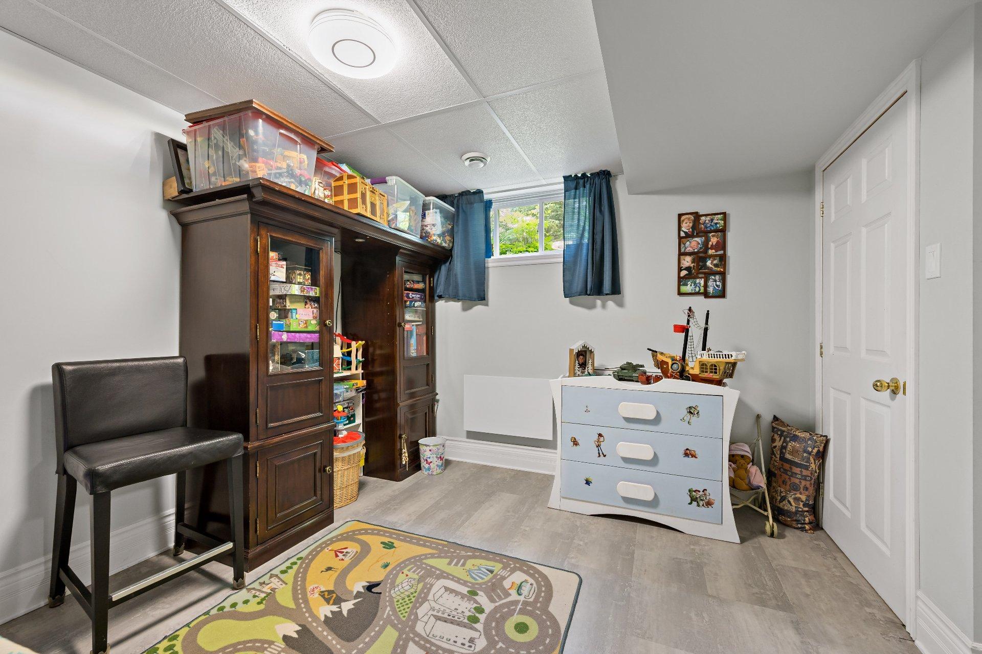









545


Rue Émond

,
Mont-Tremblant,




QC
J8E2M4

