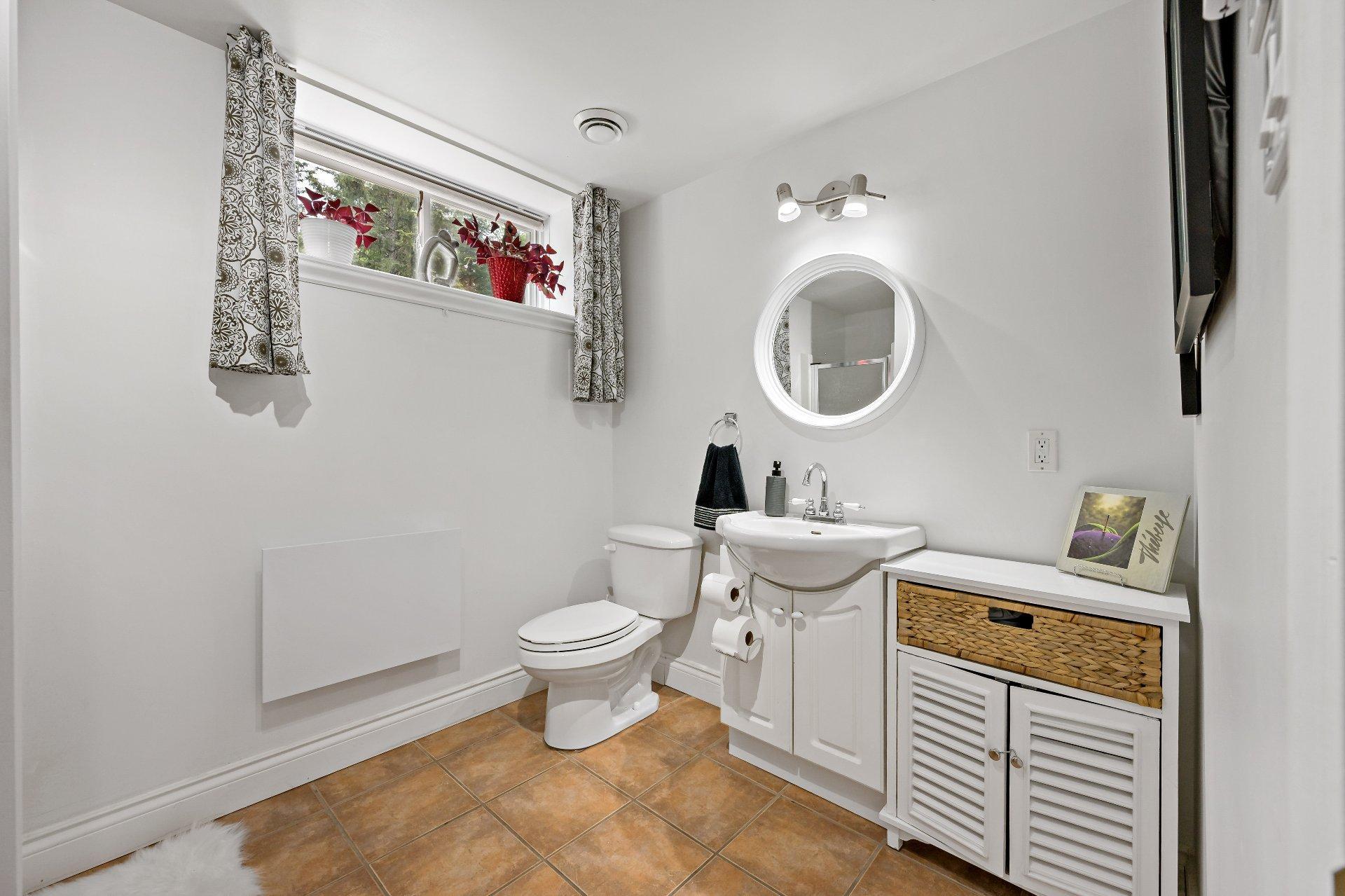 









545


Rue Émond

,
Mont-Tremblant,




QC
J8E2M4


