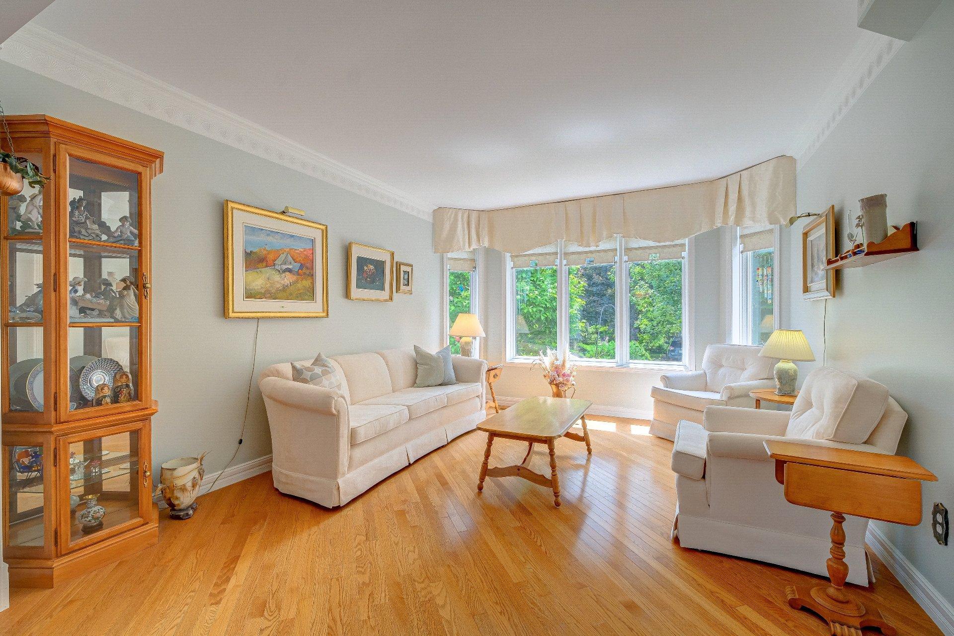 









481


Rue des Merisiers

,
Saint-Bruno-de-Montarville,




QC
J3V6M4

