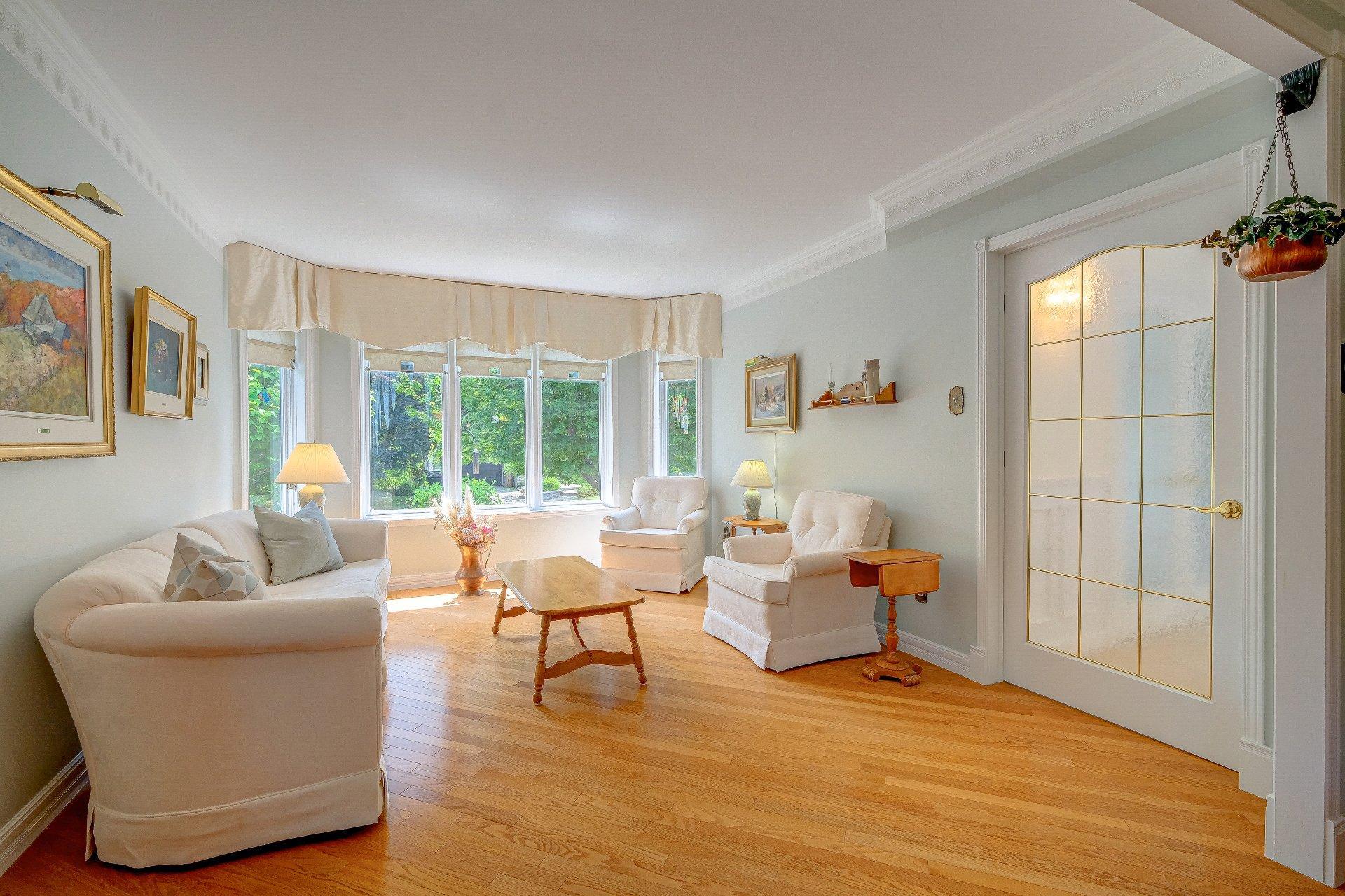 









481


Rue des Merisiers

,
Saint-Bruno-de-Montarville,




QC
J3V6M4

