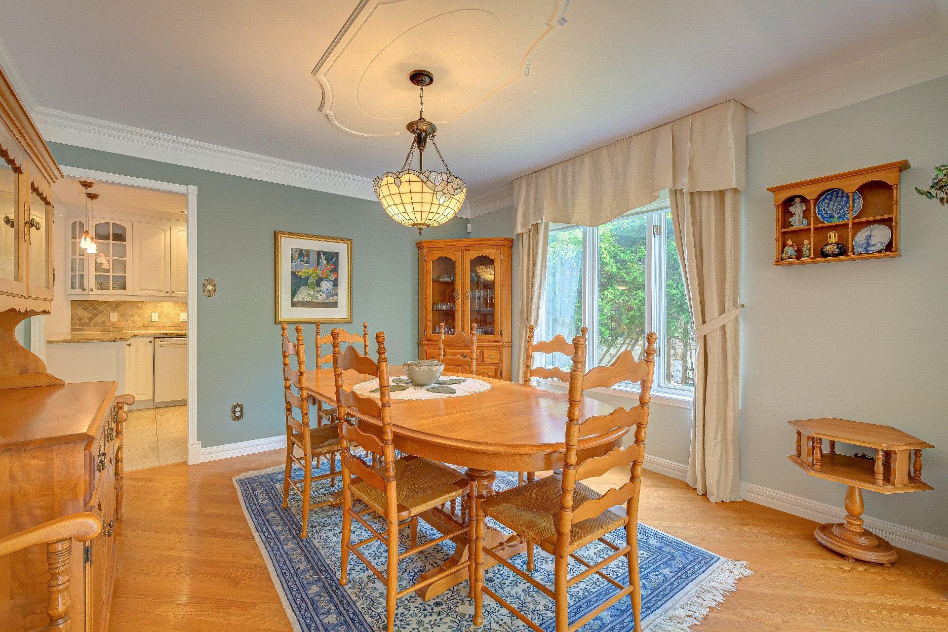 









481


Rue des Merisiers

,
Saint-Bruno-de-Montarville,




QC
J3V6M4

