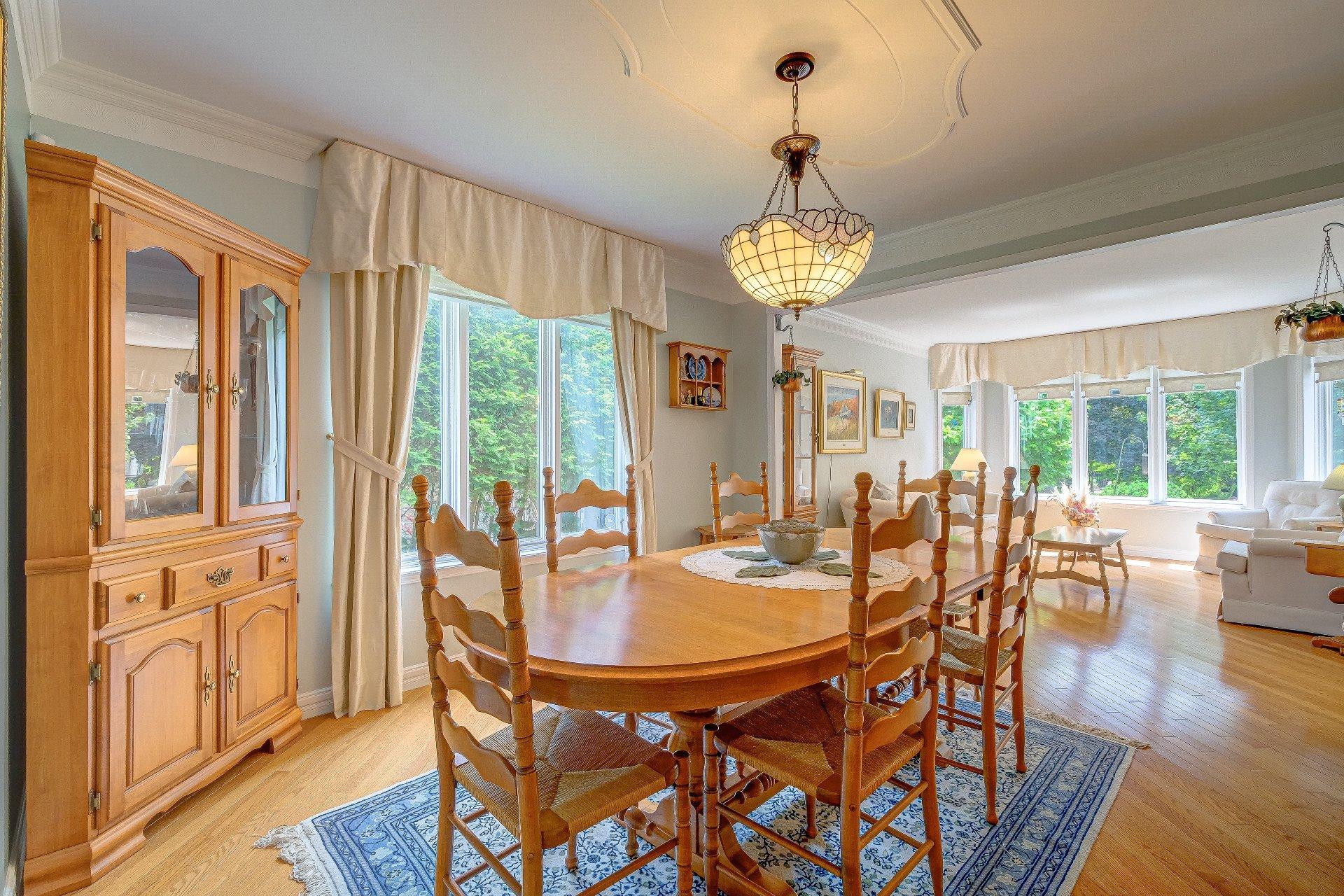 









481


Rue des Merisiers

,
Saint-Bruno-de-Montarville,




QC
J3V6M4

