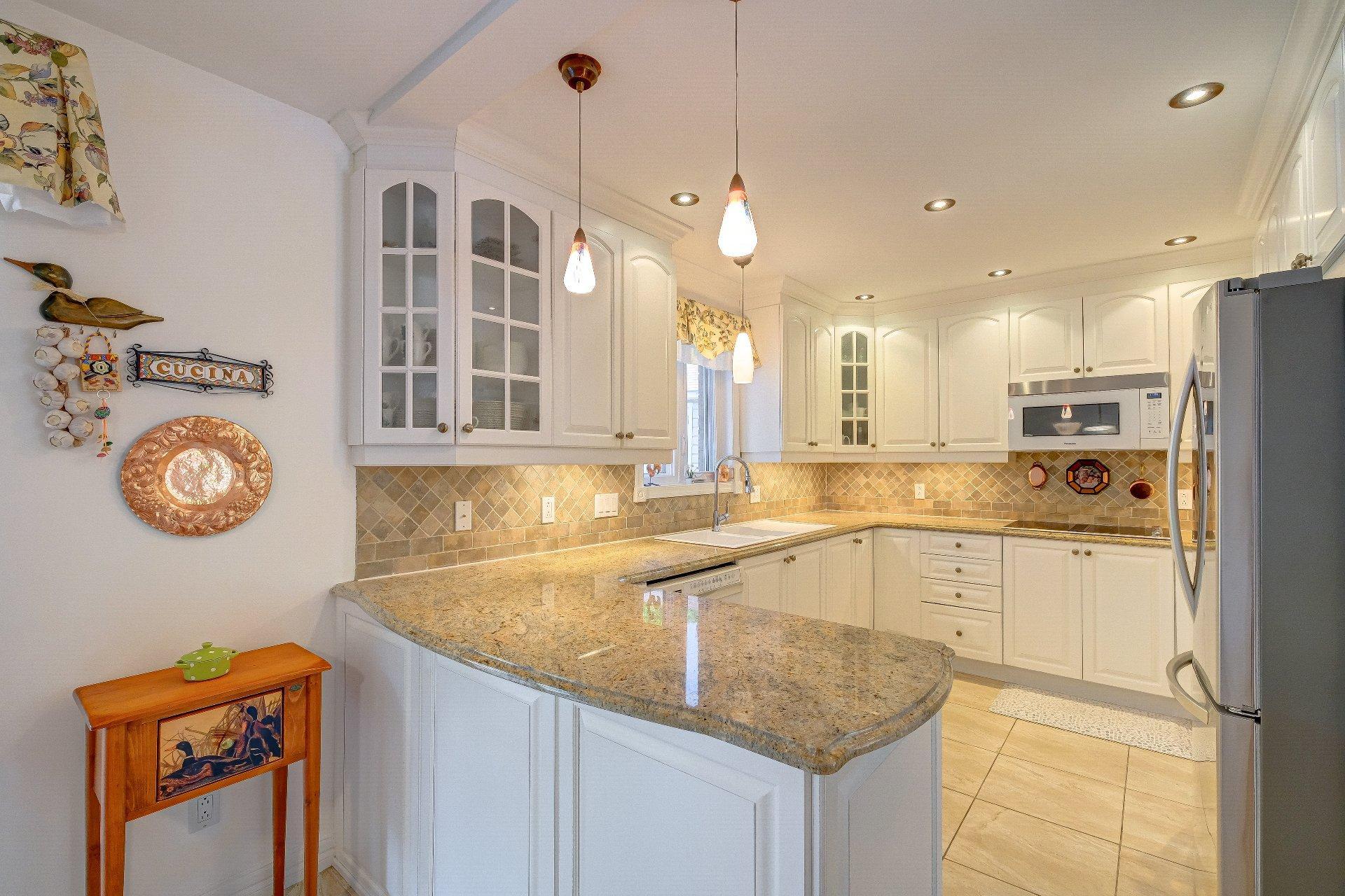 









481


Rue des Merisiers

,
Saint-Bruno-de-Montarville,




QC
J3V6M4

