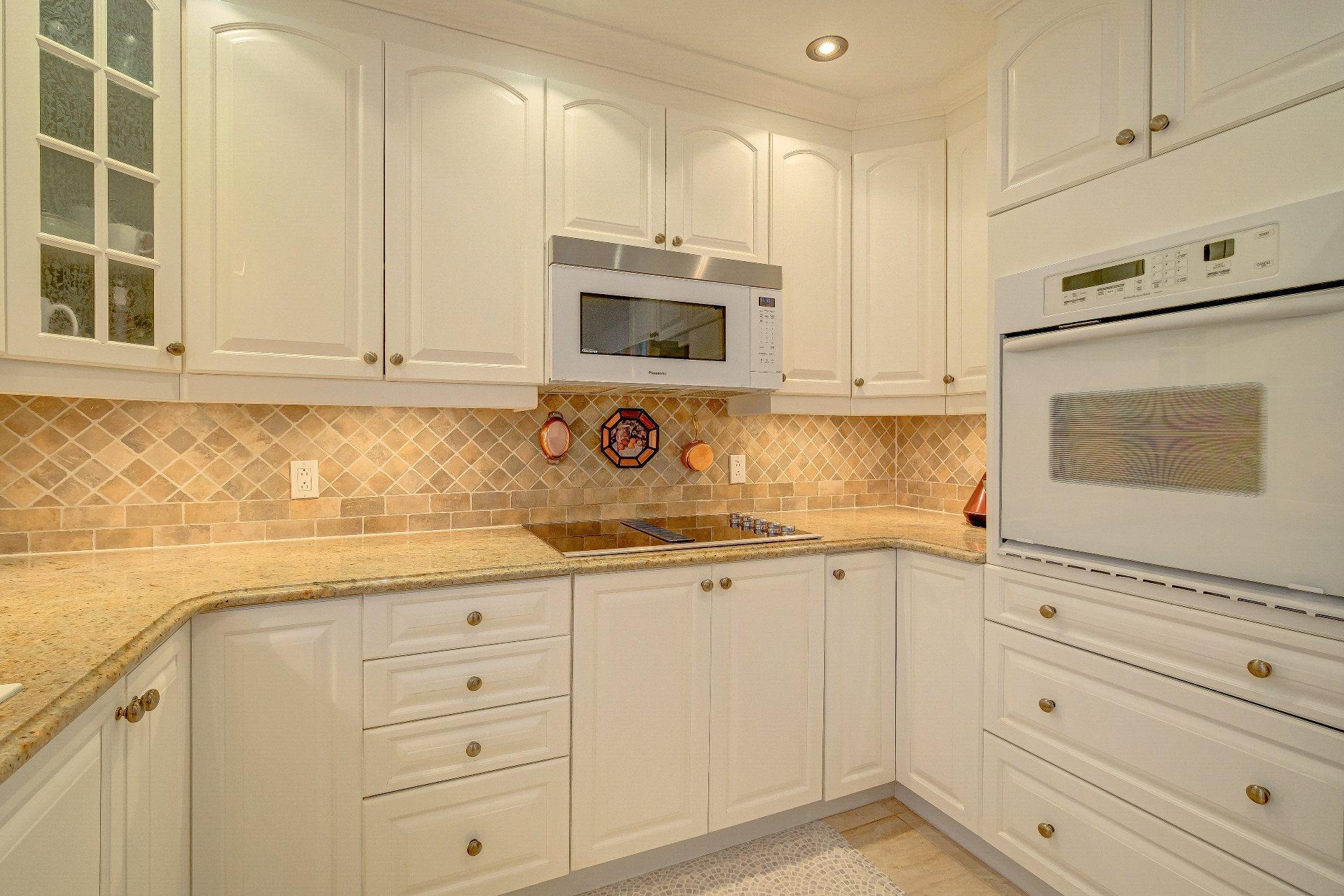 









481


Rue des Merisiers

,
Saint-Bruno-de-Montarville,




QC
J3V6M4

