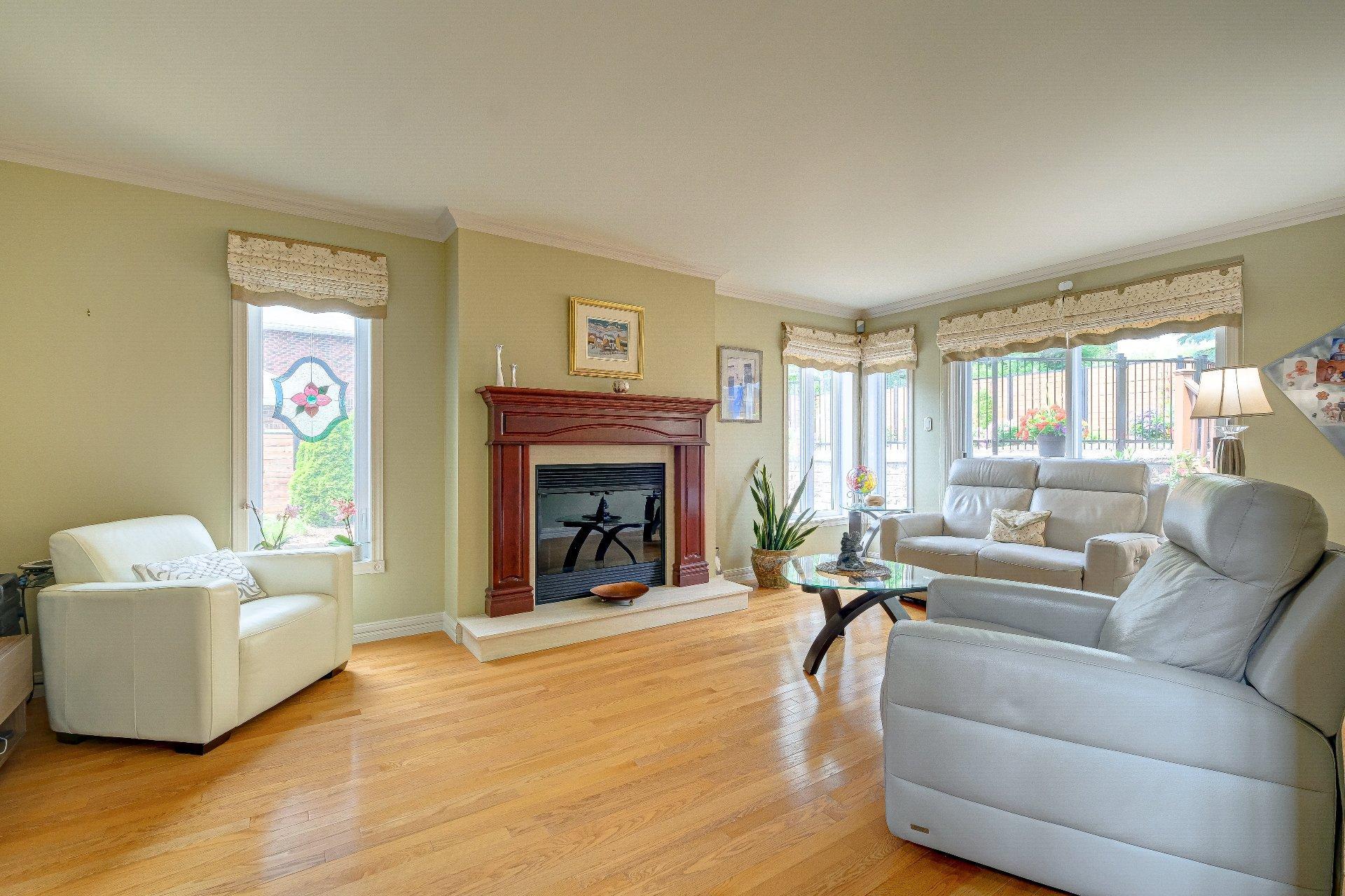 









481


Rue des Merisiers

,
Saint-Bruno-de-Montarville,




QC
J3V6M4

