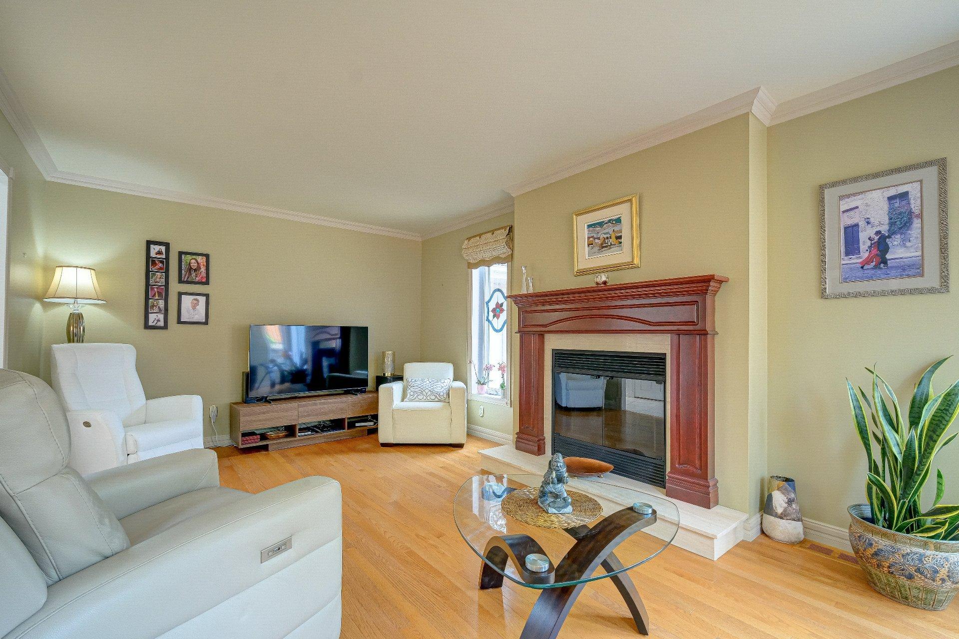 









481


Rue des Merisiers

,
Saint-Bruno-de-Montarville,




QC
J3V6M4

