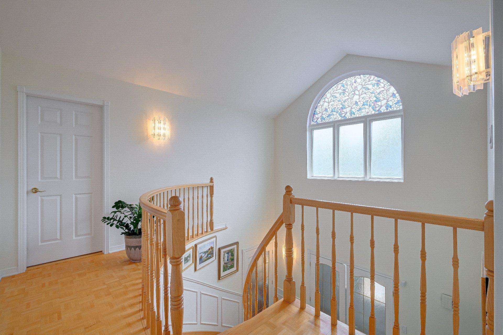 









481


Rue des Merisiers

,
Saint-Bruno-de-Montarville,




QC
J3V6M4

