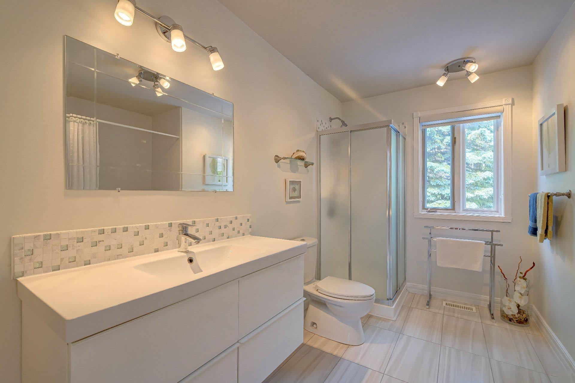 









481


Rue des Merisiers

,
Saint-Bruno-de-Montarville,




QC
J3V6M4

