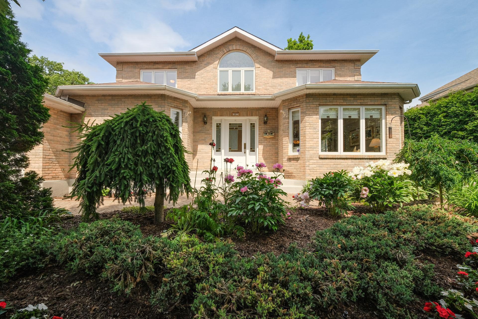 









481


Rue des Merisiers

,
Saint-Bruno-de-Montarville,




QC
J3V6M4


