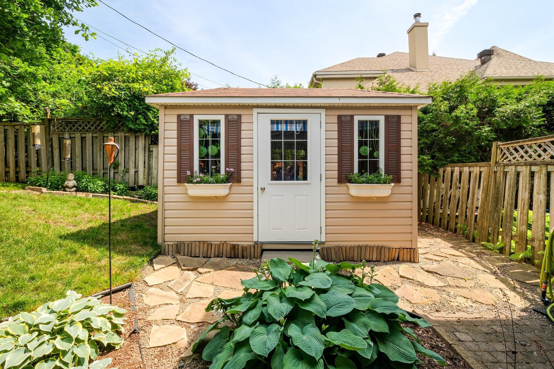 









481


Rue des Merisiers

,
Saint-Bruno-de-Montarville,




QC
J3V6M4

