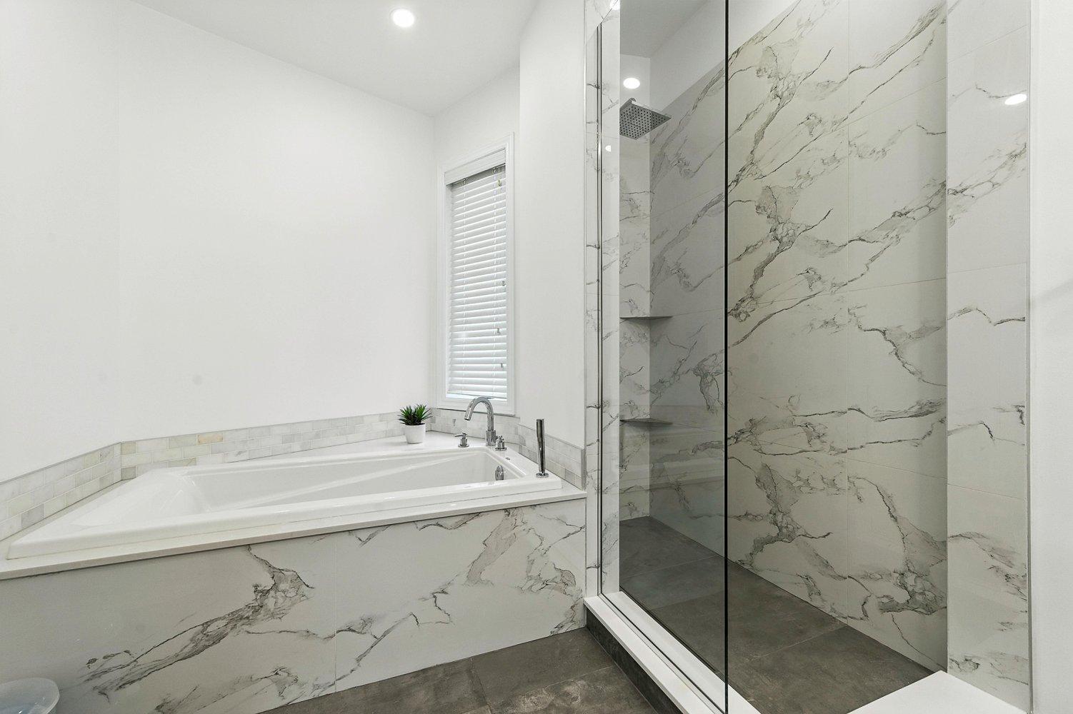 









3240


Rue Bolduc

,
Boisbriand,




QC
J7H1G7

